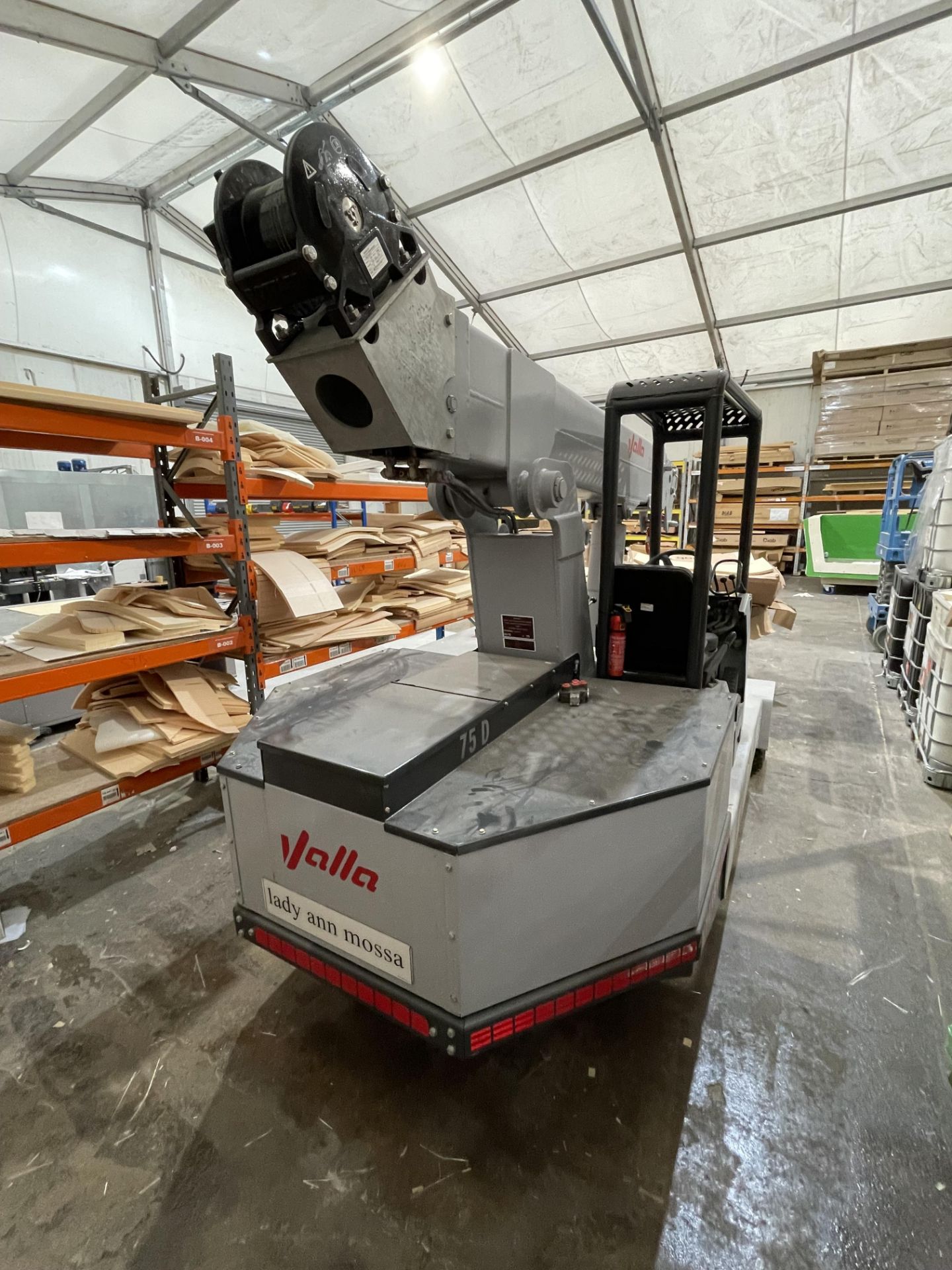 Manitex Valla Model 75D 7500kg Capacity Diesel Pick and Carry Crane, 5.5M Maximum Radius S/No. - Image 2 of 11