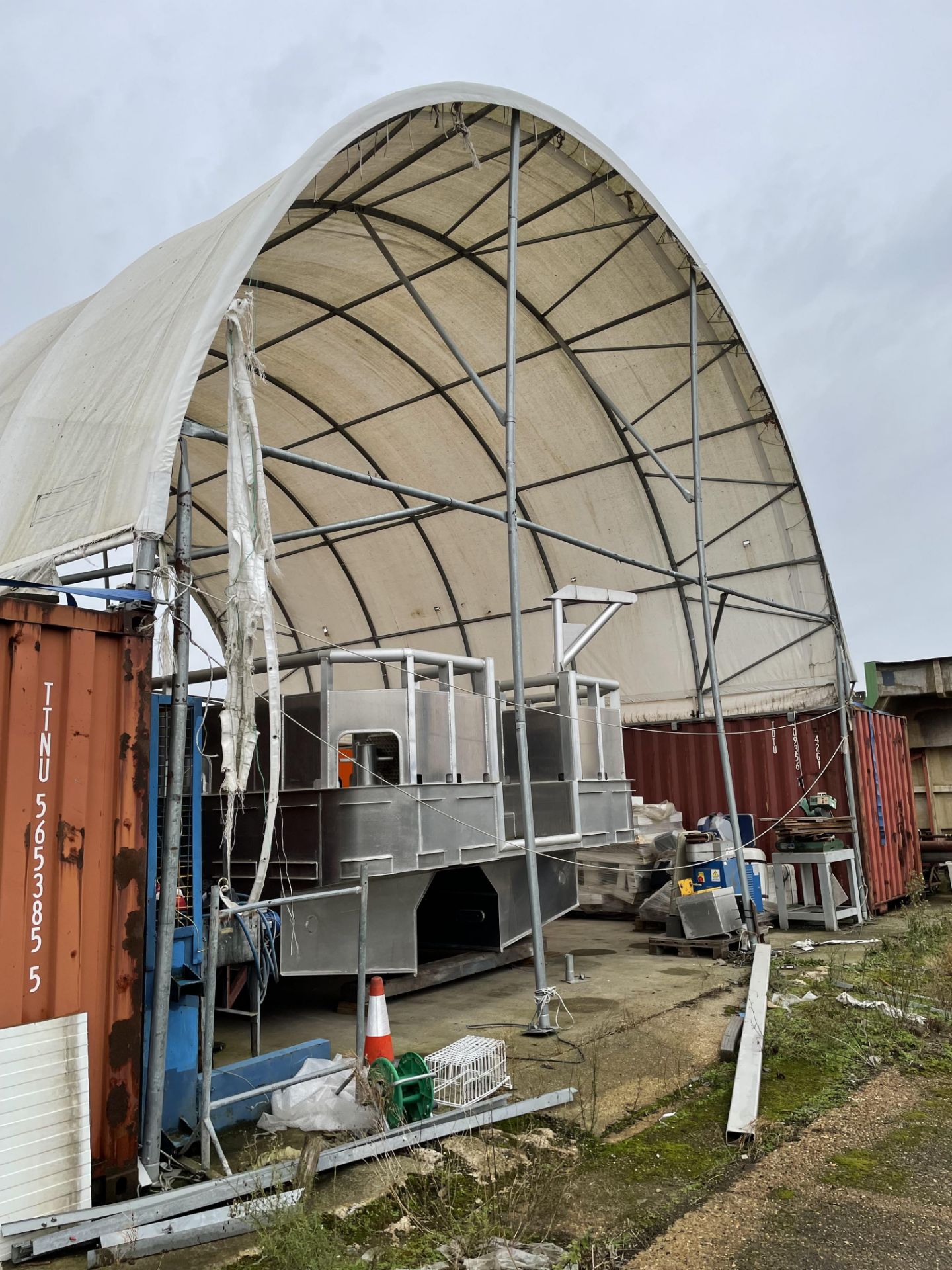 Kroftman Arch Shelter Canopy between two Containers, Measures c 9.5m Across x 12m Depth with an Apex - Image 3 of 5