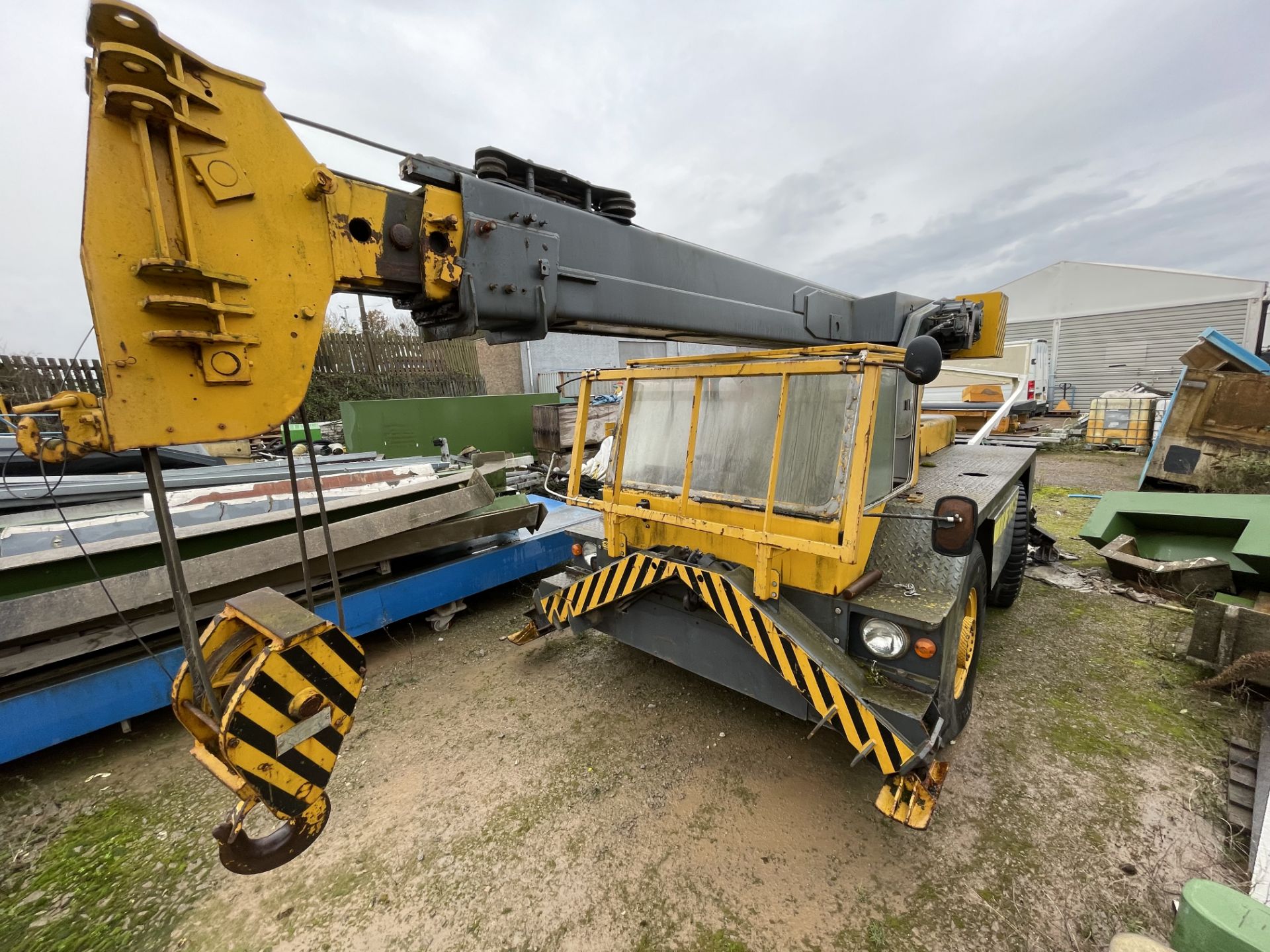 Jones IF 10S Iron Fairy Diesel Yard Crane Model ASL05 S/No. 1736, Odometer Reading 8581 Miles - Image 4 of 11