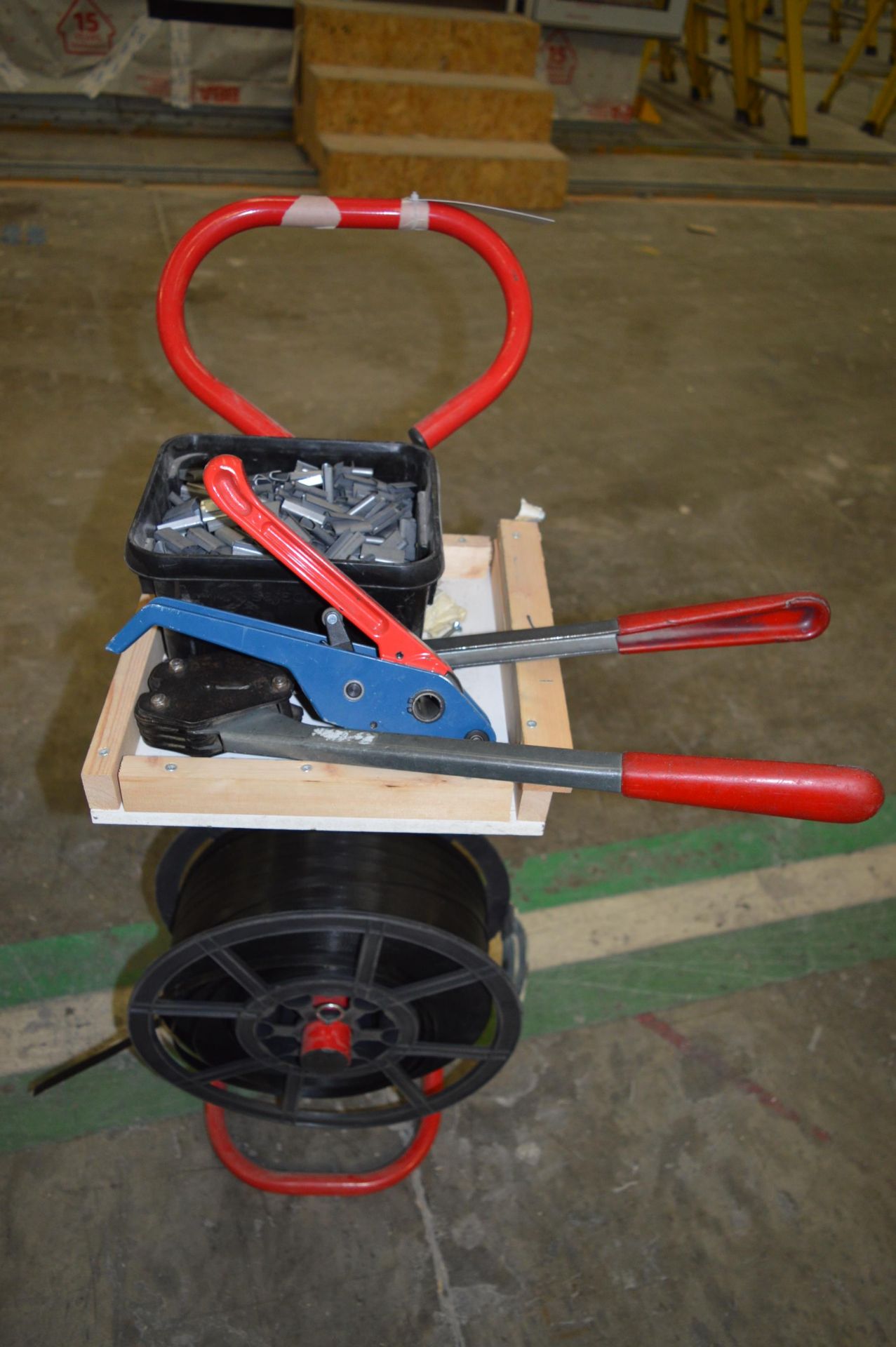 Nylon strapping set with trolley