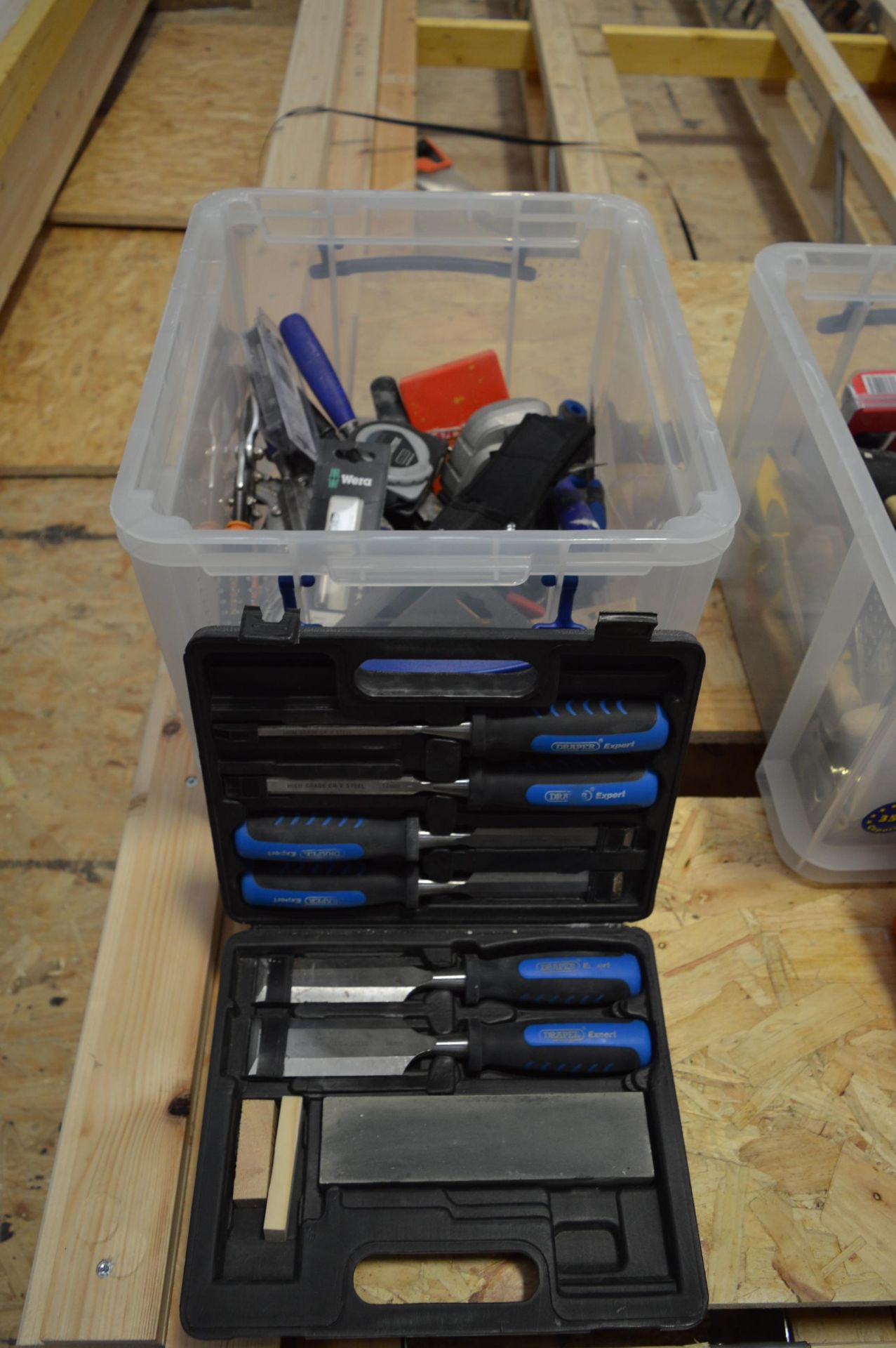 Quantity of hand tools