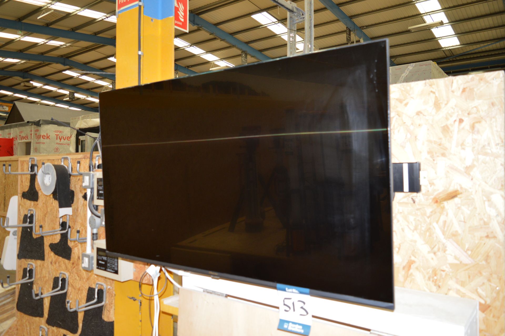 Hisense, 50" LED backlight television, Model 50AE7400FTUK, DOM: 19/03/2021 with wall bracket, Serial