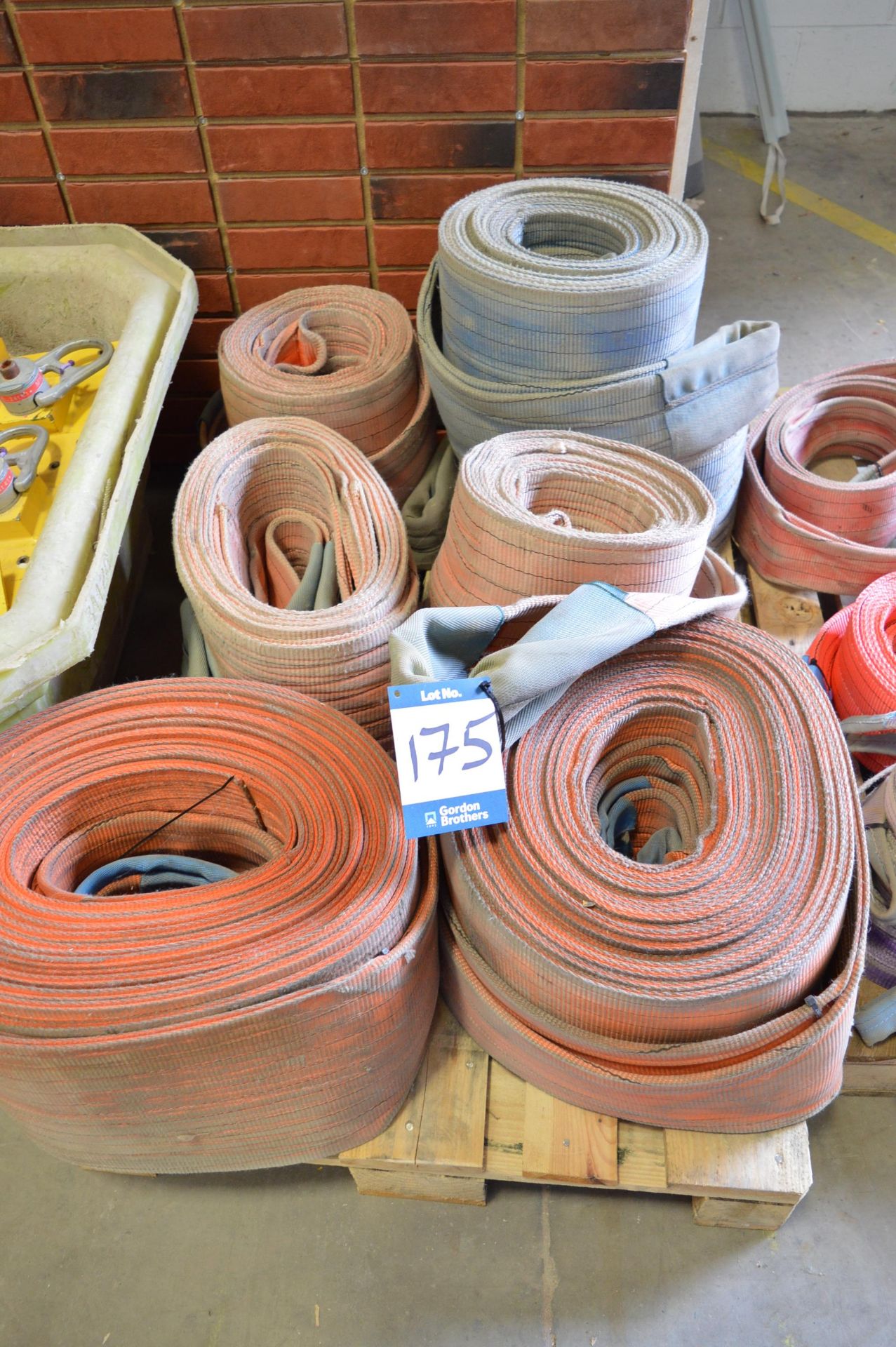 Quantity of lifting slings (as lotted)