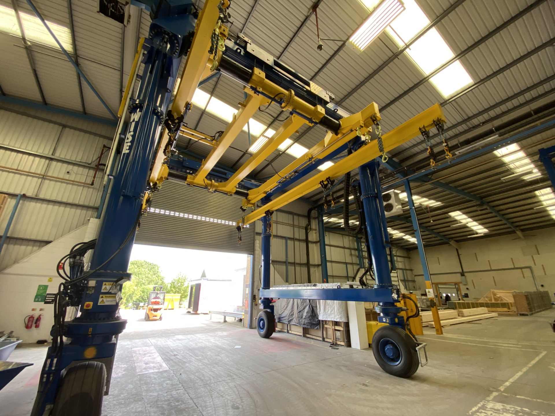 Wise Handling, 30 ton LPG module straddle carry crane, c.4.7m wide but variable width lifting frame, - Image 3 of 15