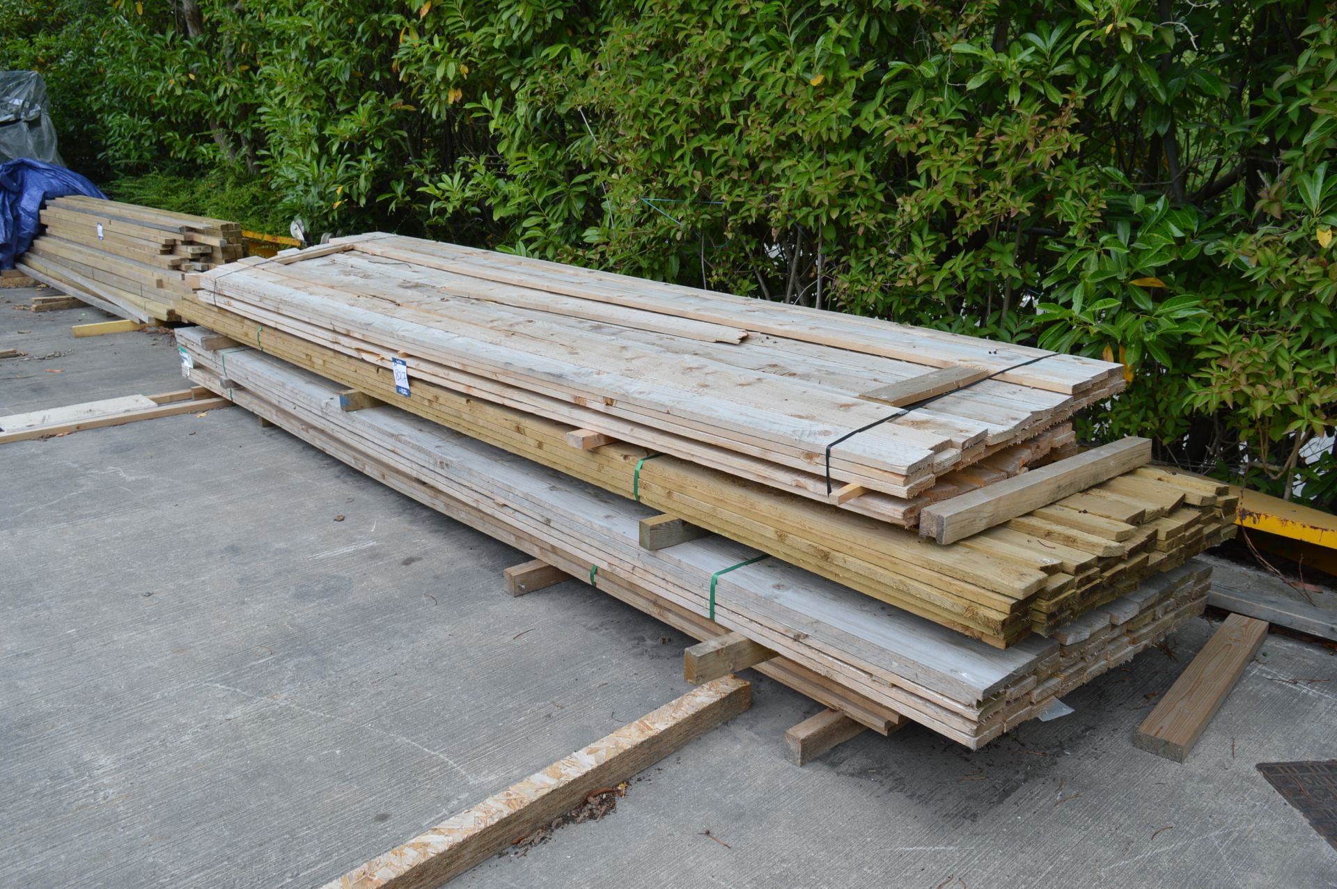 Quantity of various lengths timber, as lotted