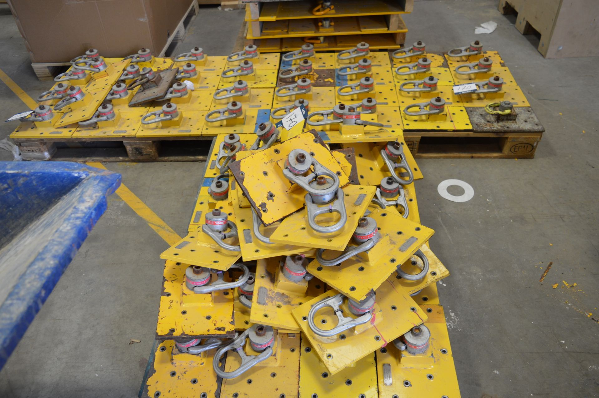 4x (no.) pallets of various lifting brackets