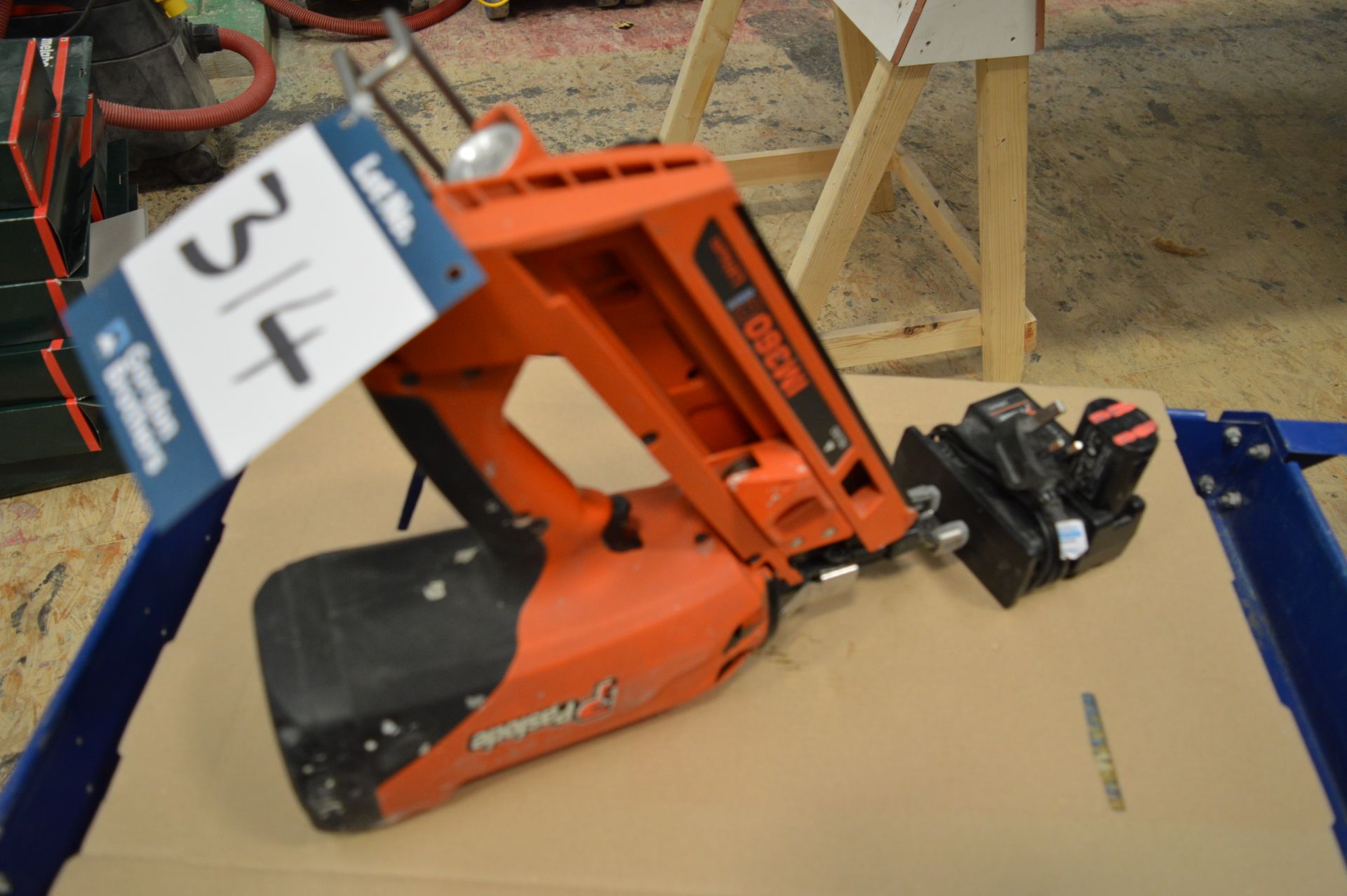 Paslode, gas operated nail gun, Model 1M360Ci lithium with battery and charger - Image 2 of 2