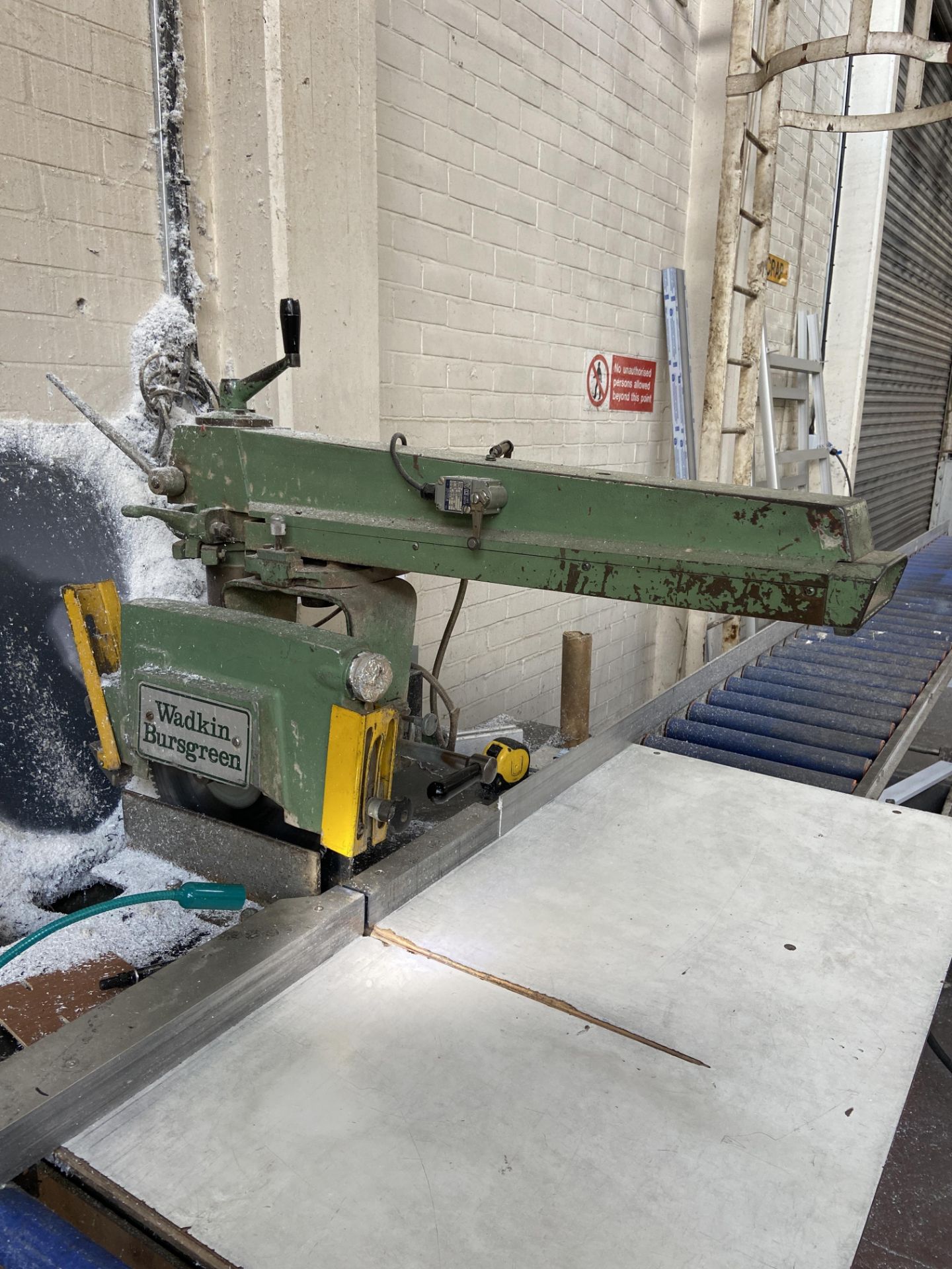 Wadkin Bursgreen radial arm crosscut saw, Machine No: 350BRA 801091, 3-phase, complete with (2)