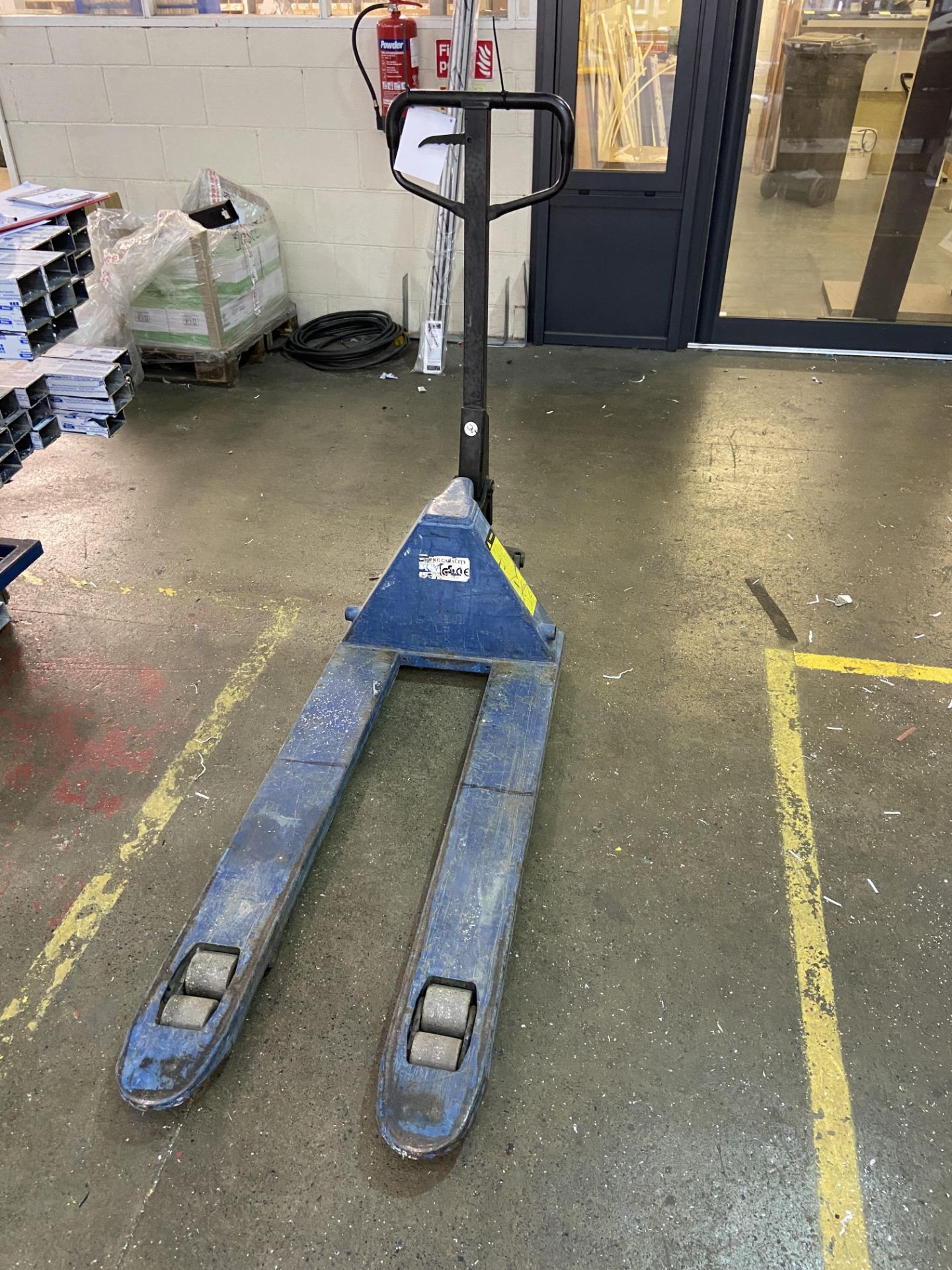 Hydraulic pallet truck, 2,000kgs