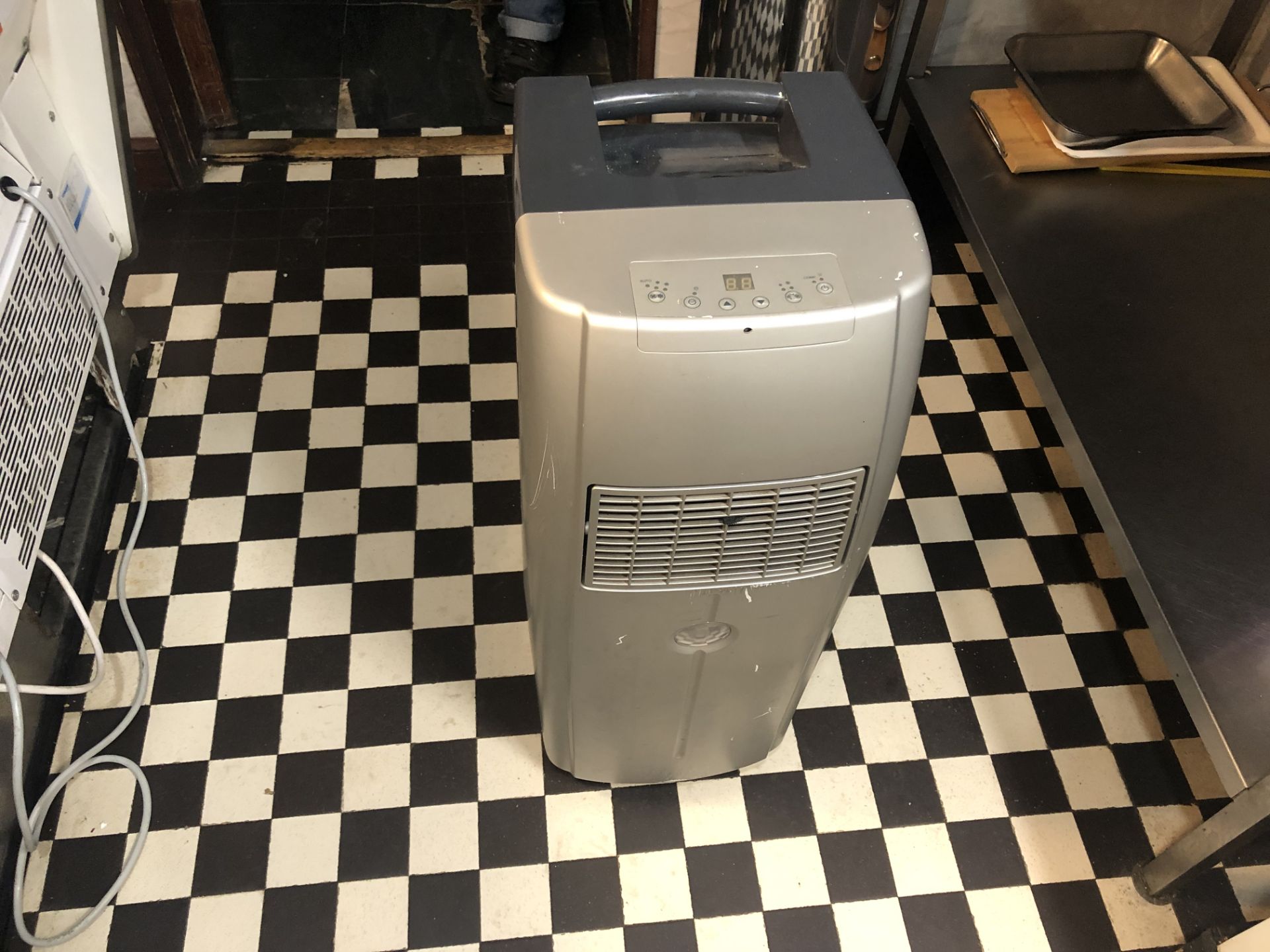 PORTABLE AIR CON UNIT