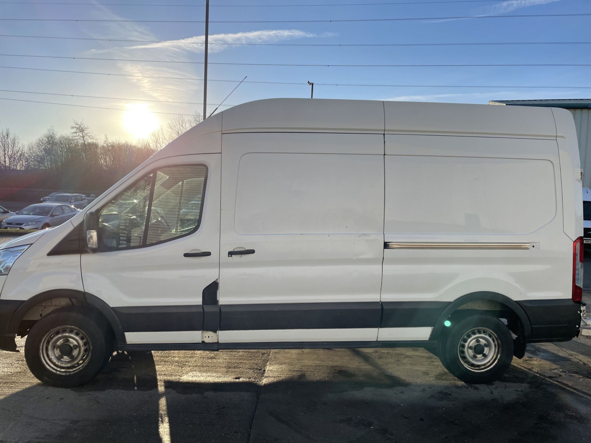 FORD TRANSIT 2015 MWB 3500KG MOT UNTIL 01/10/2022 79k MILES- Reg: SH65 ZKM - Image 3 of 7