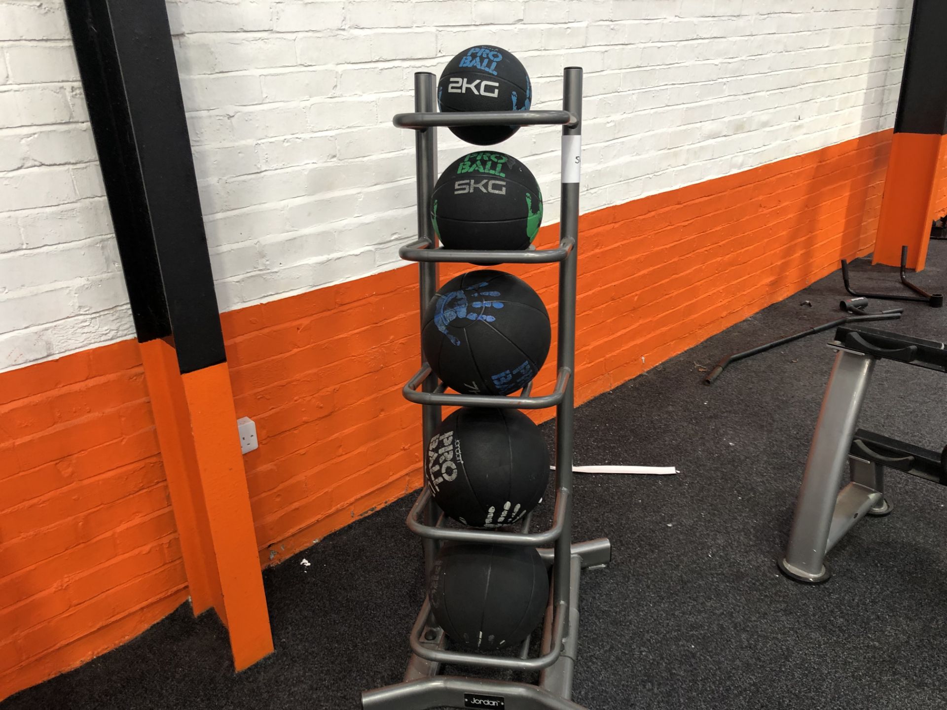 SET OF MEDICINE BALLS - 2KG, 5KG, 7KG, 2 x 10KG