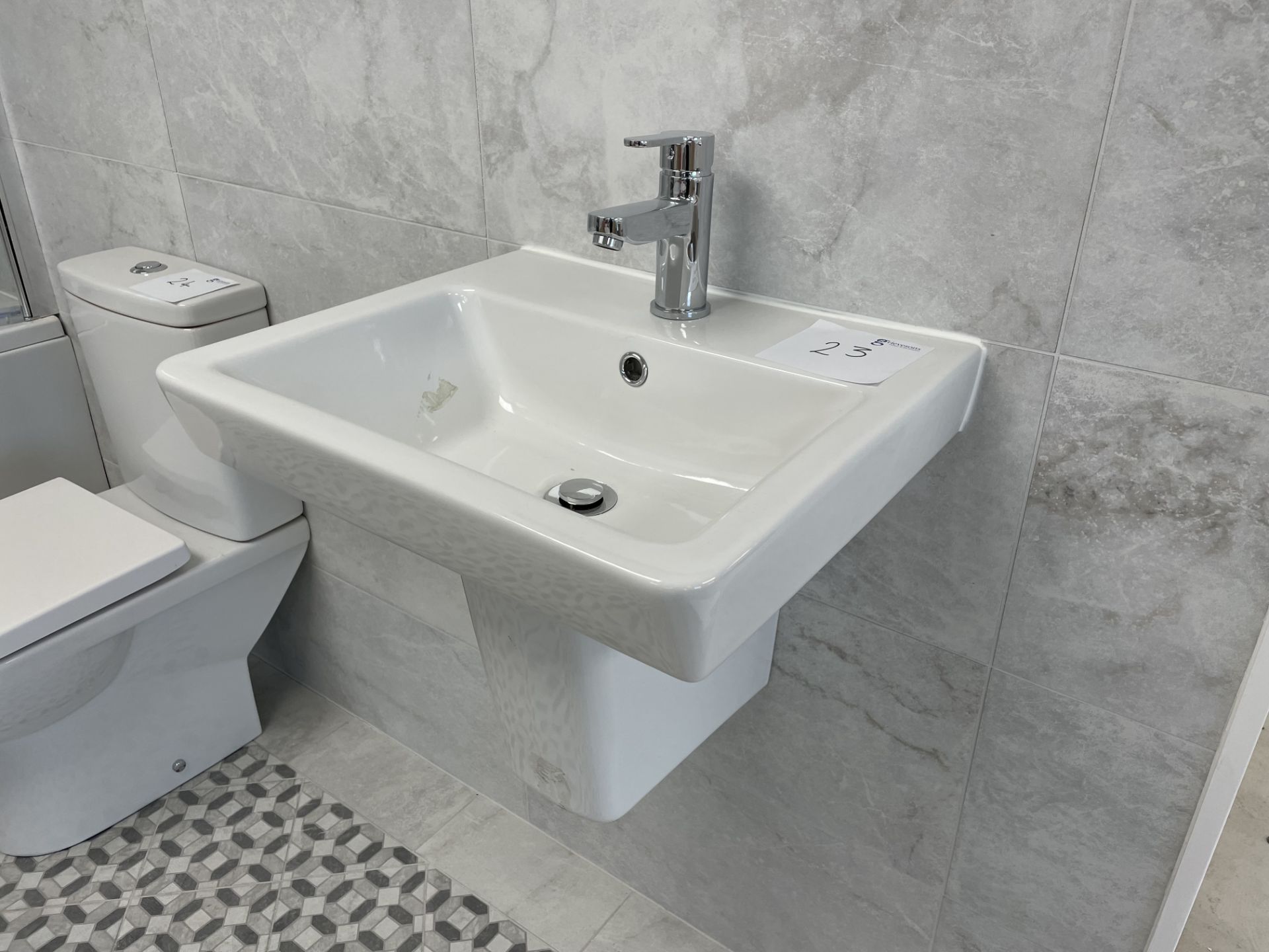 WASHBASIN WITH TAP 500W 430D - Image 2 of 4