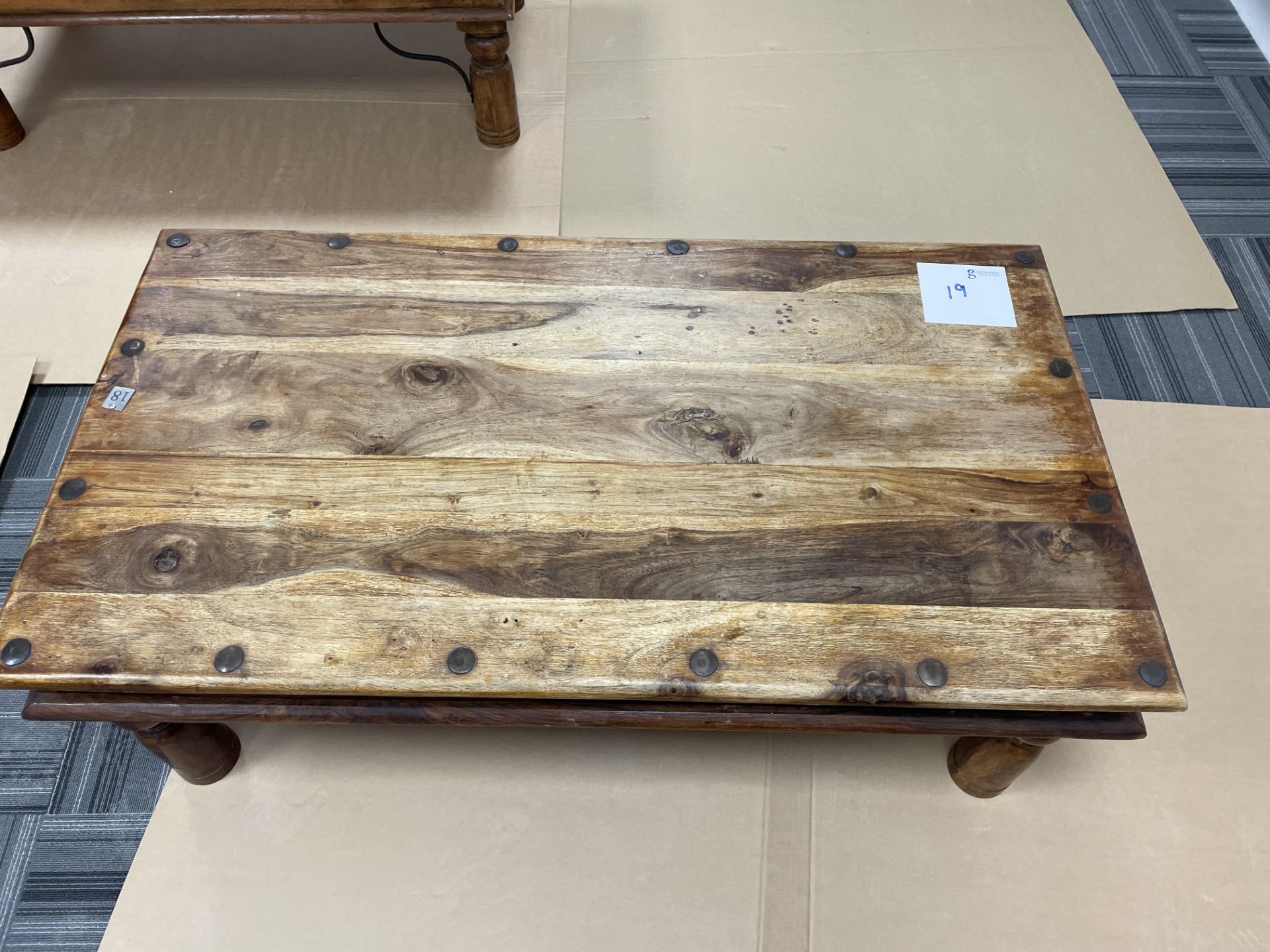 ANTIQUE LOOK COFFEE TABLE 1110 x 620 - Image 2 of 3