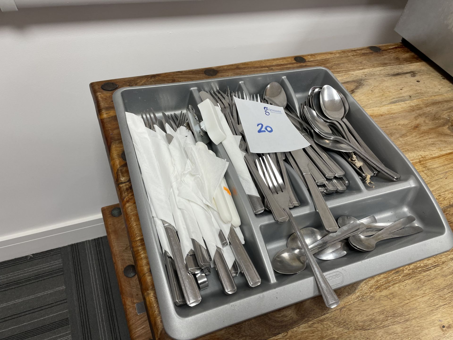 TRAY OF CUTLERY