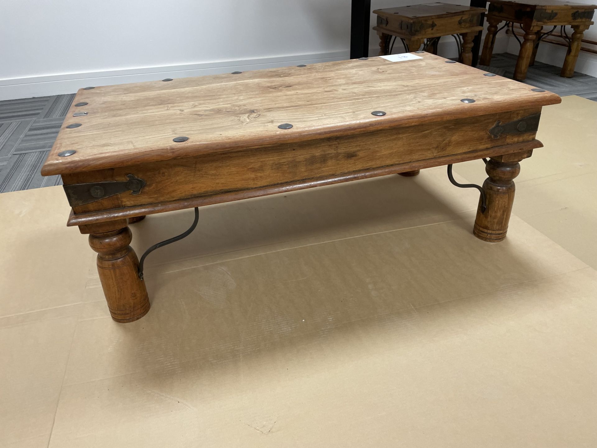 ANTIQUE LOOK COFFEE TABLE 1110 x 600 - Image 2 of 3