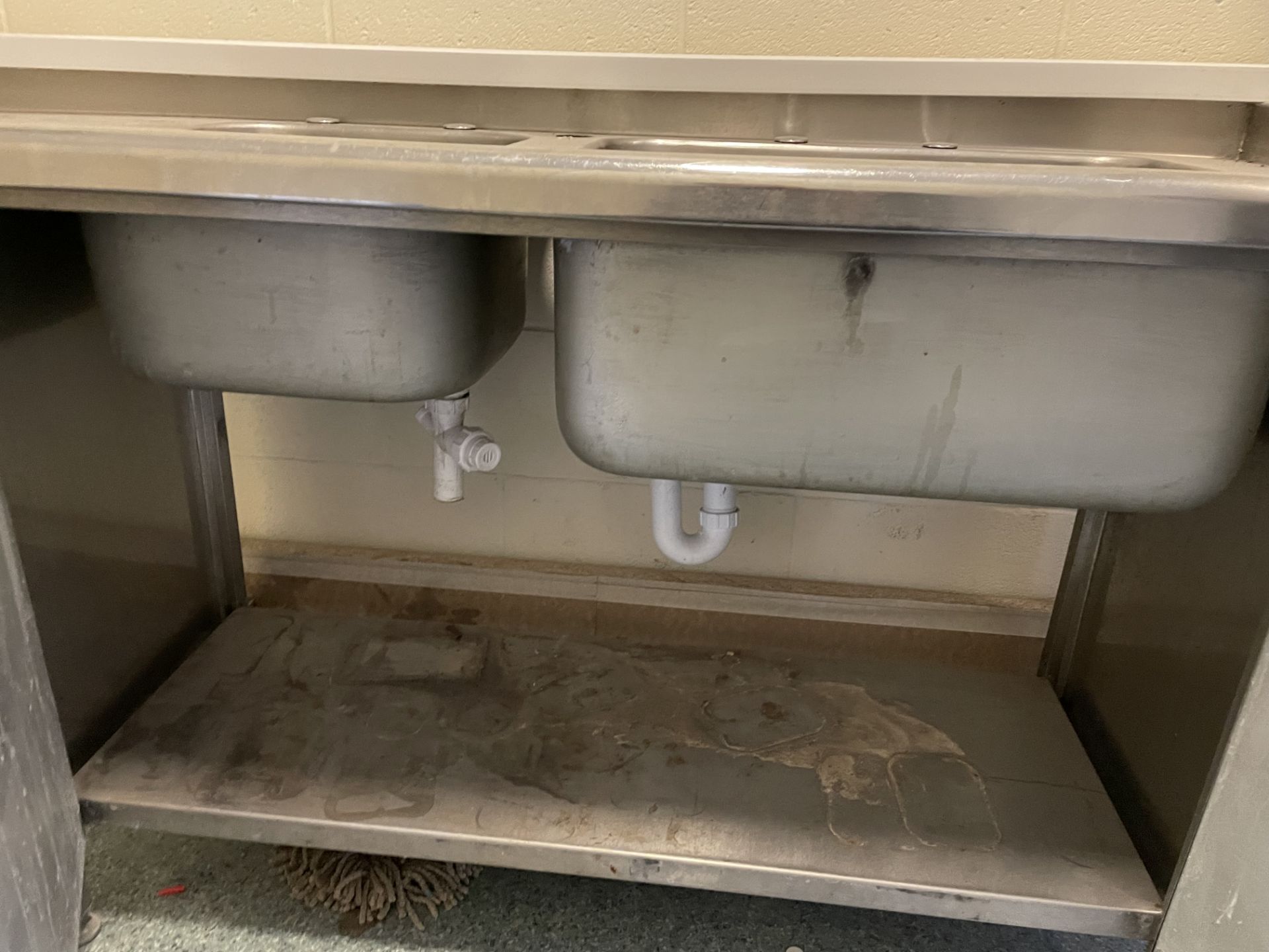 STAINLESS STEEL DOUBLE SINK UNIT (600 x 2100) - Image 2 of 3