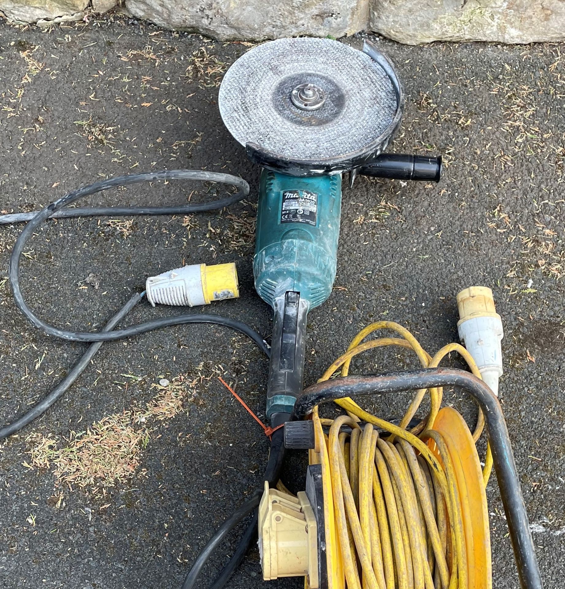 MAKITA 110V HAND GRINDER MODEL GA4030R - Image 3 of 3