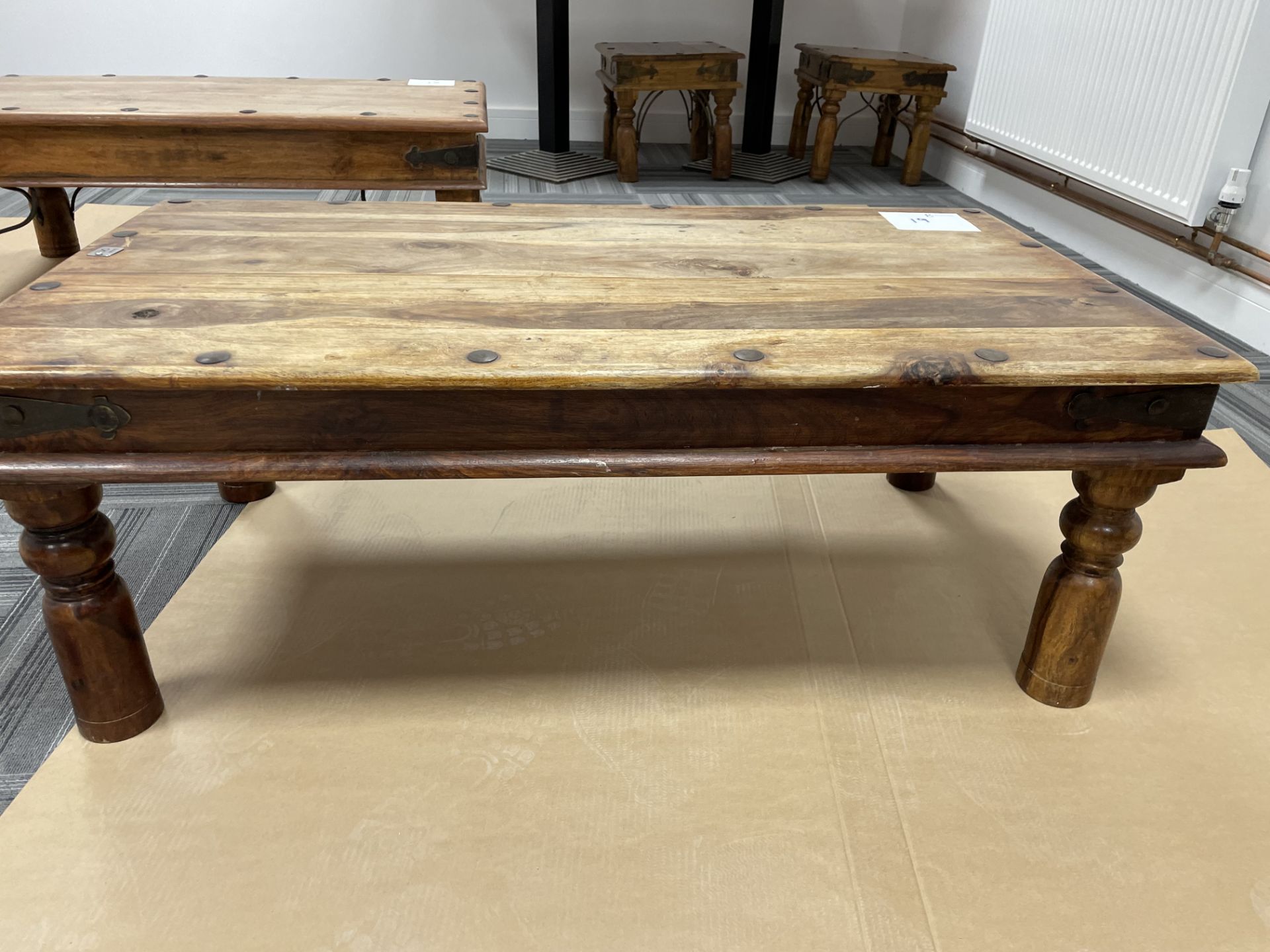 ANTIQUE LOOK COFFEE TABLE 1110 x 620