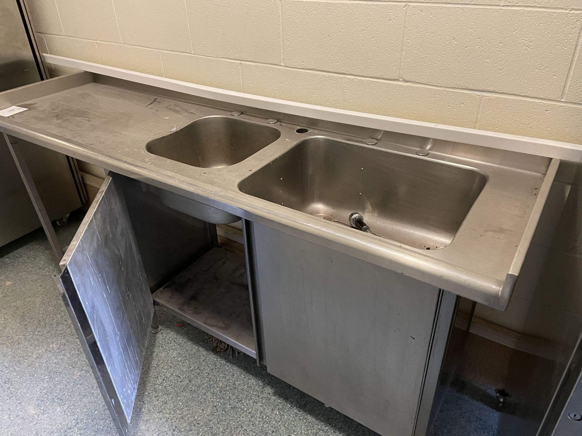 STAINLESS STEEL DOUBLE SINK UNIT (600 x 2100)