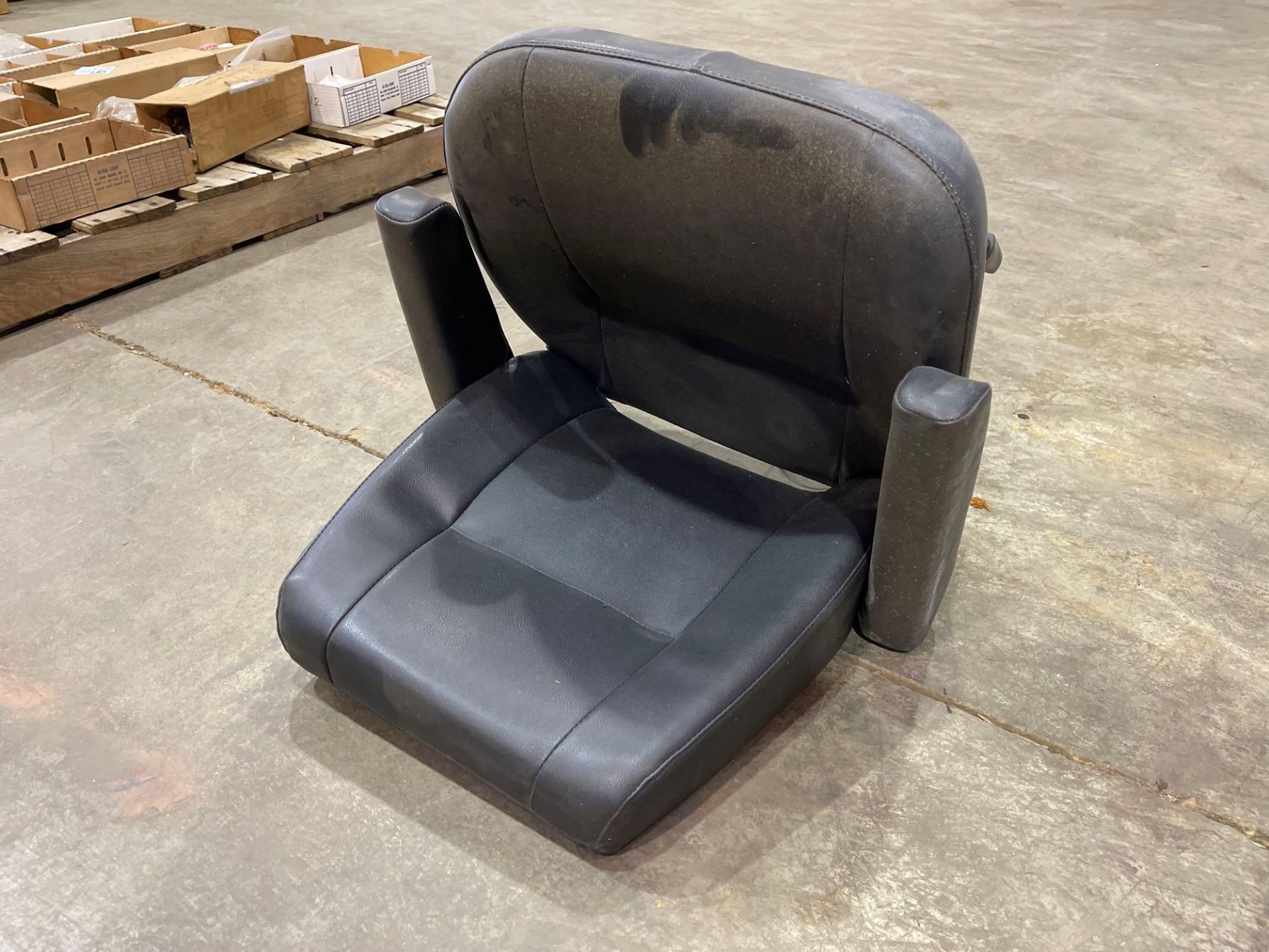 Air Ride Mower Seat - Image 2 of 3