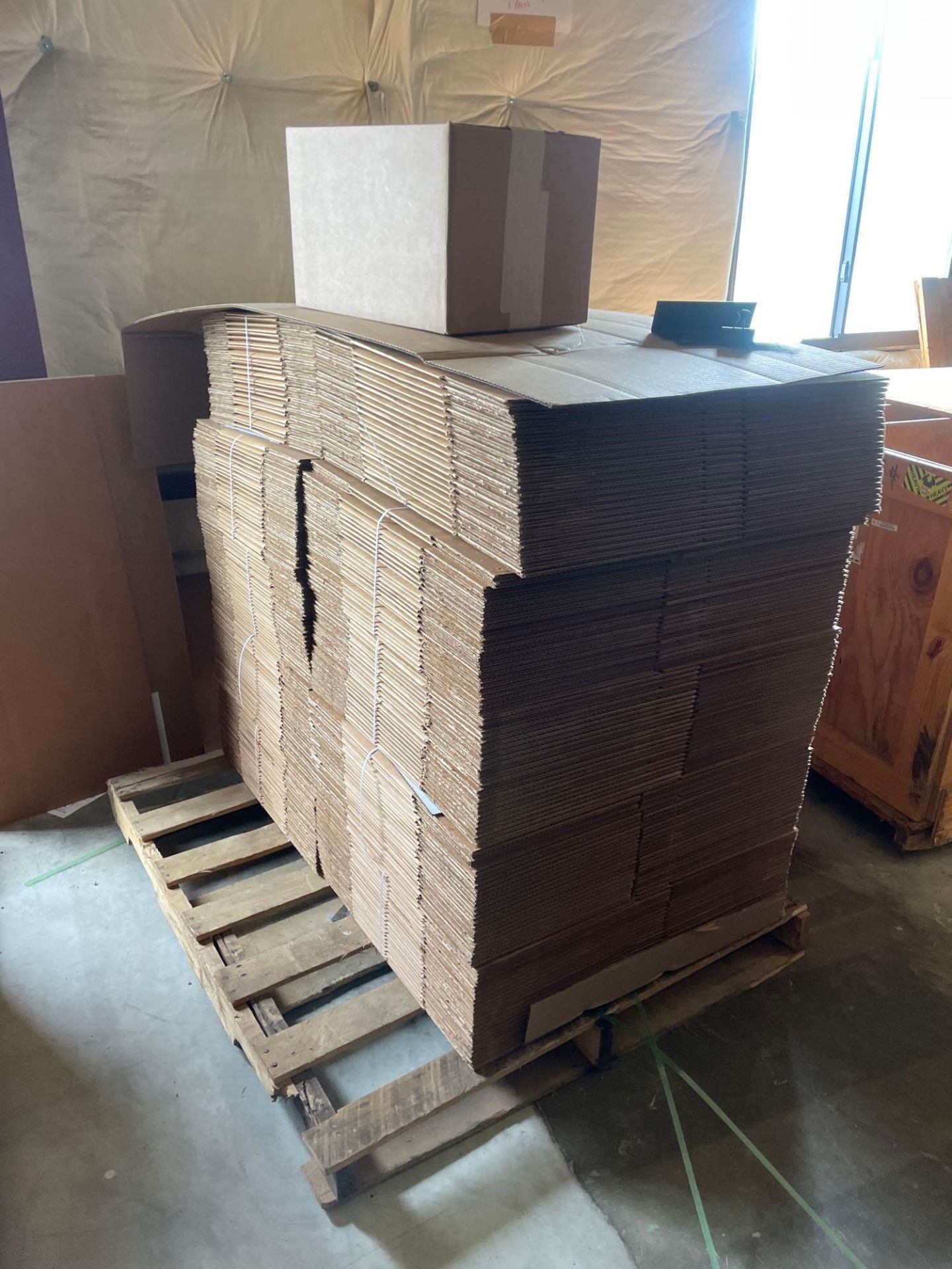Pallet of Boxes - Image 2 of 4