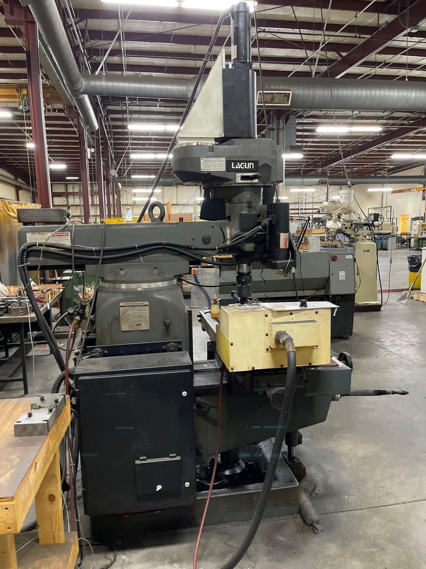 Lagun Deluxe Turret Milling Machine - Image 10 of 17