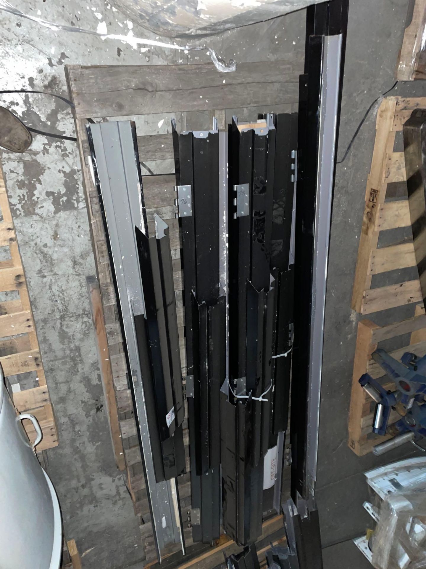 Pallet of Steel Door Frames - Bild 2 aus 3