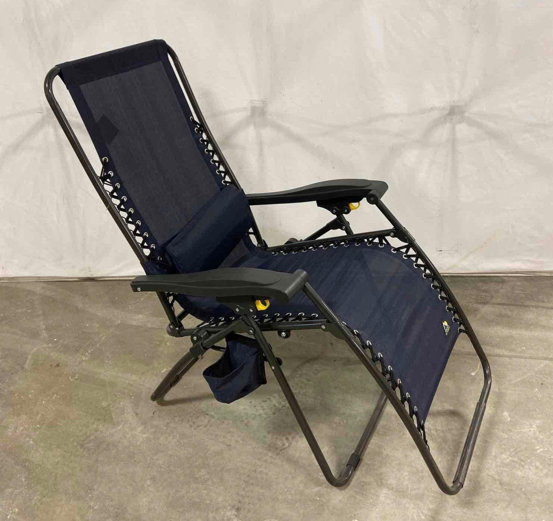 New Outdoors Folding Lounge Chair