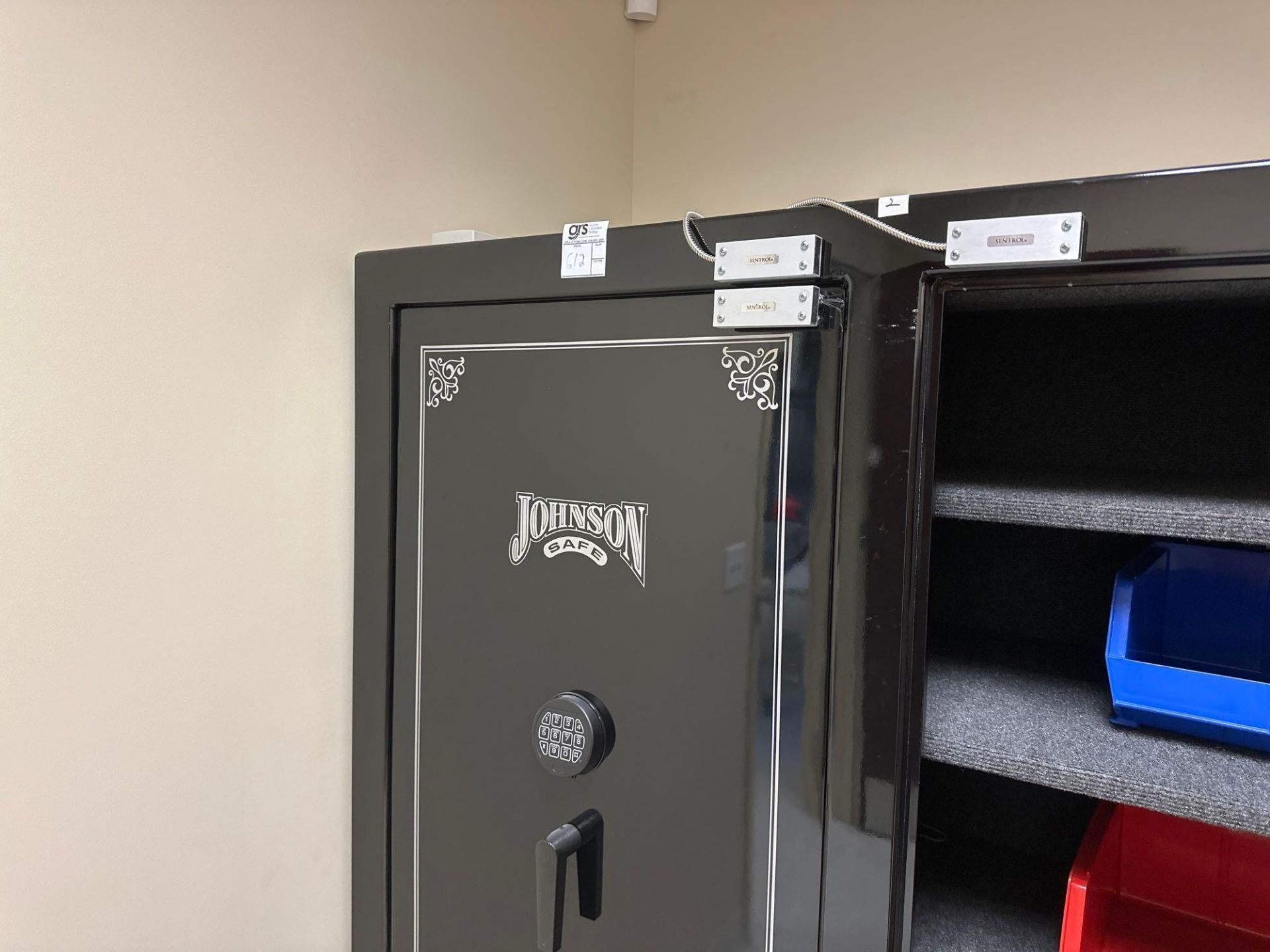 Johnson 2-Door Safe - Image 10 of 13