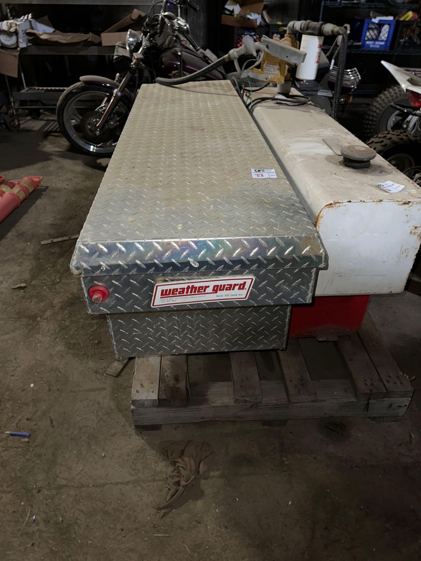 Truck Tool Box-127 - Image 2 of 4