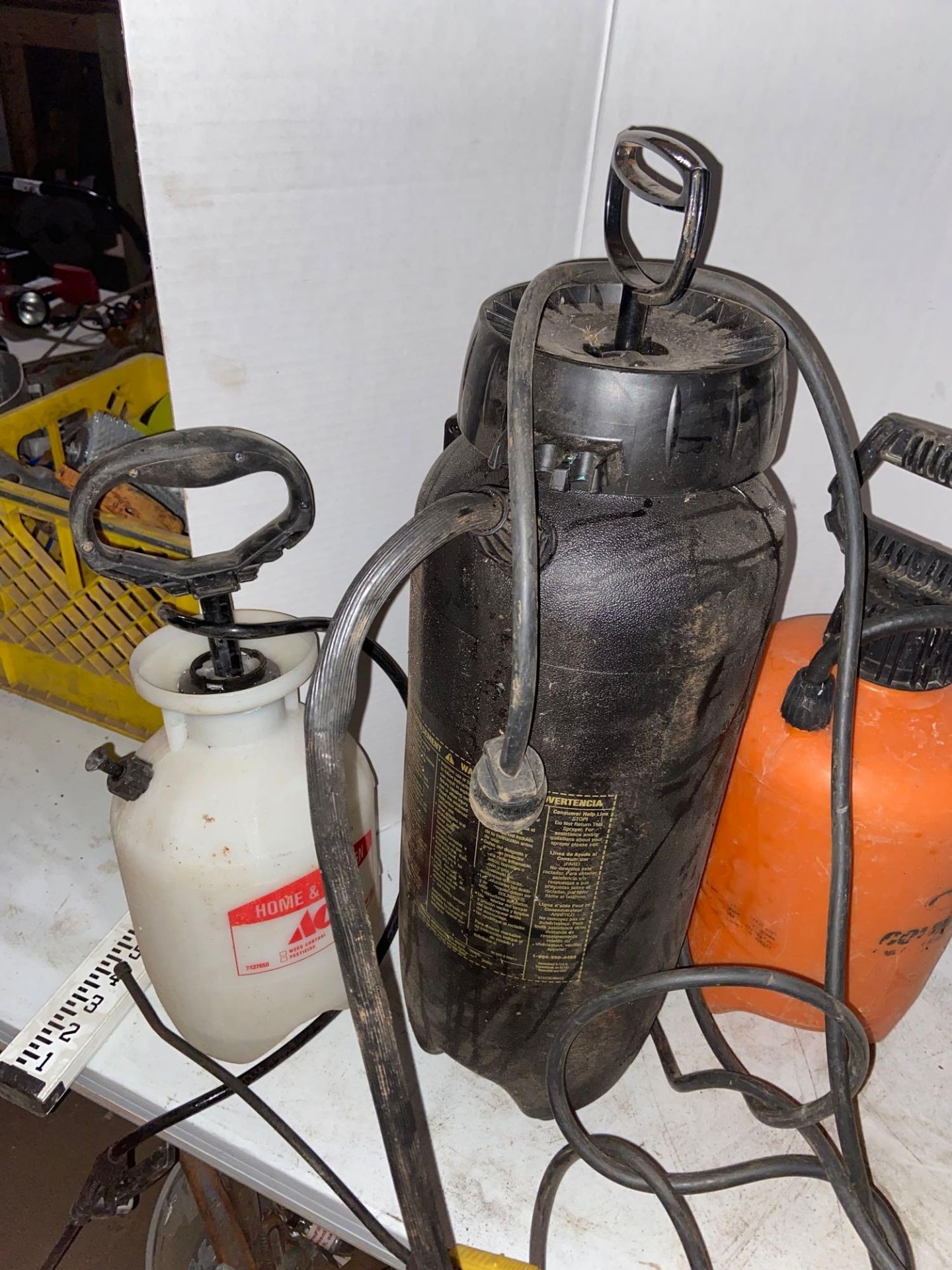 Hand Sprayers and Backpack Pressure Sprayer - Image 4 of 5