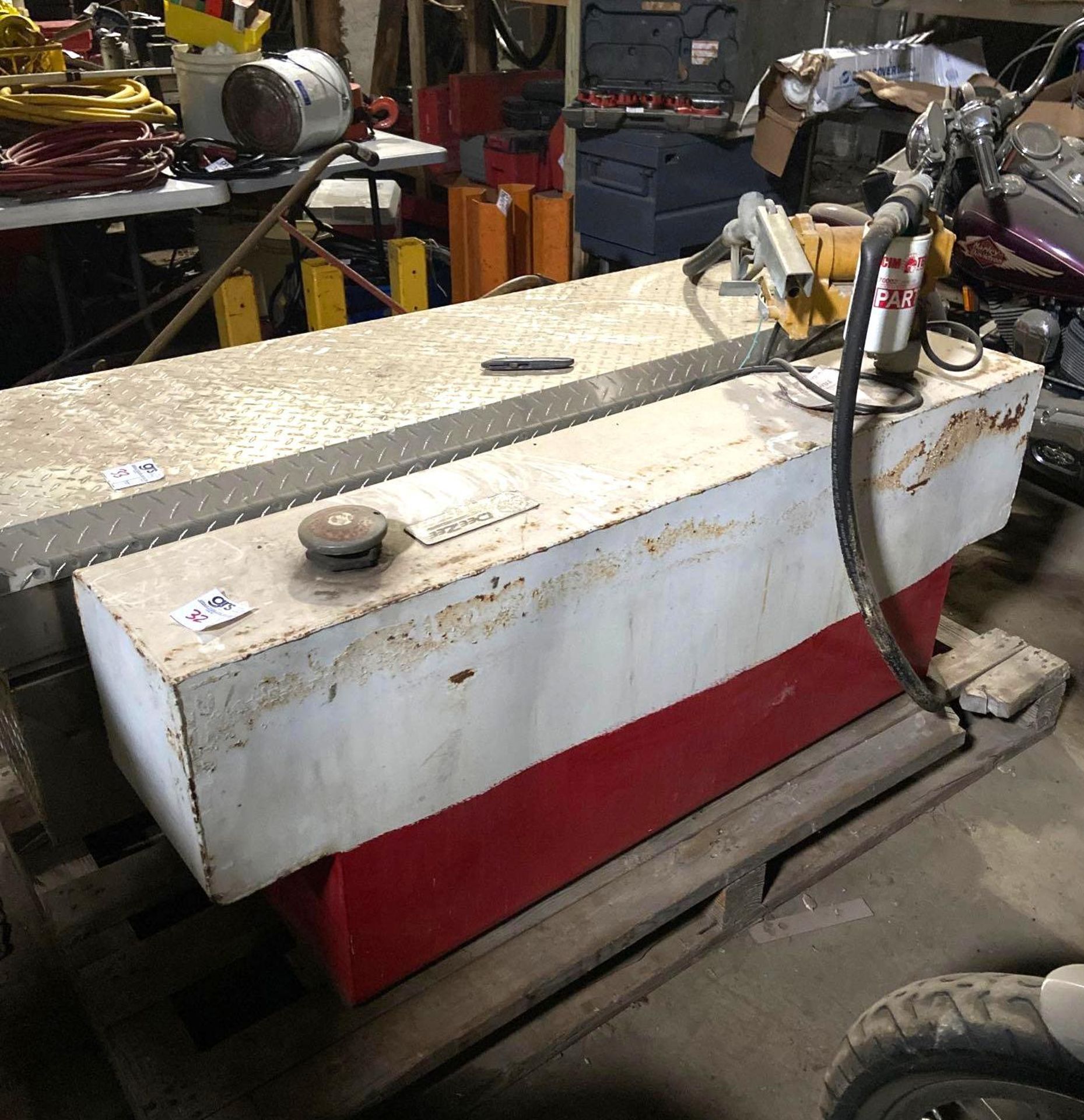 Truck Bed Fuel Tank & Pump