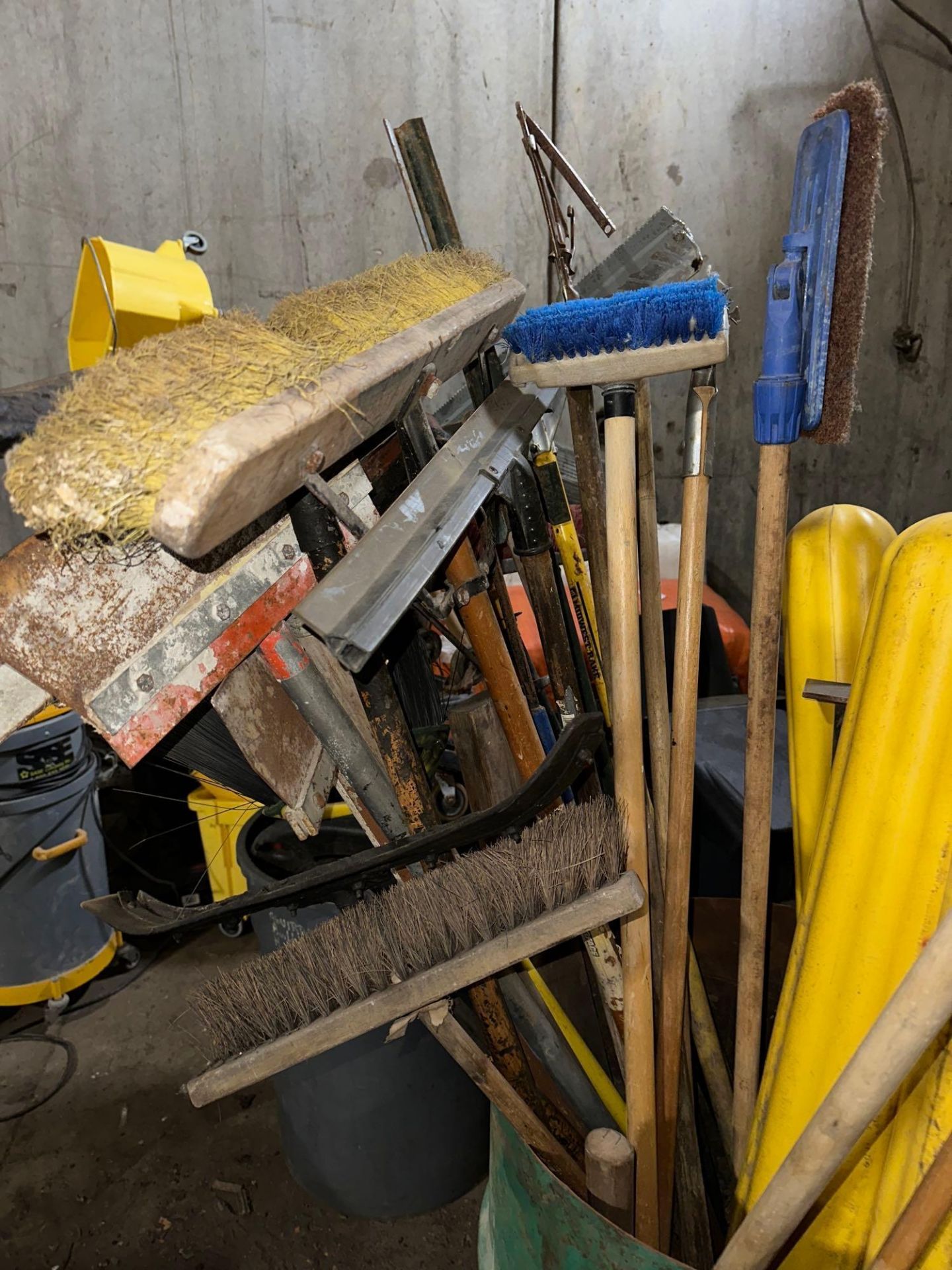 Assorted Yard Tools - Image 2 of 3