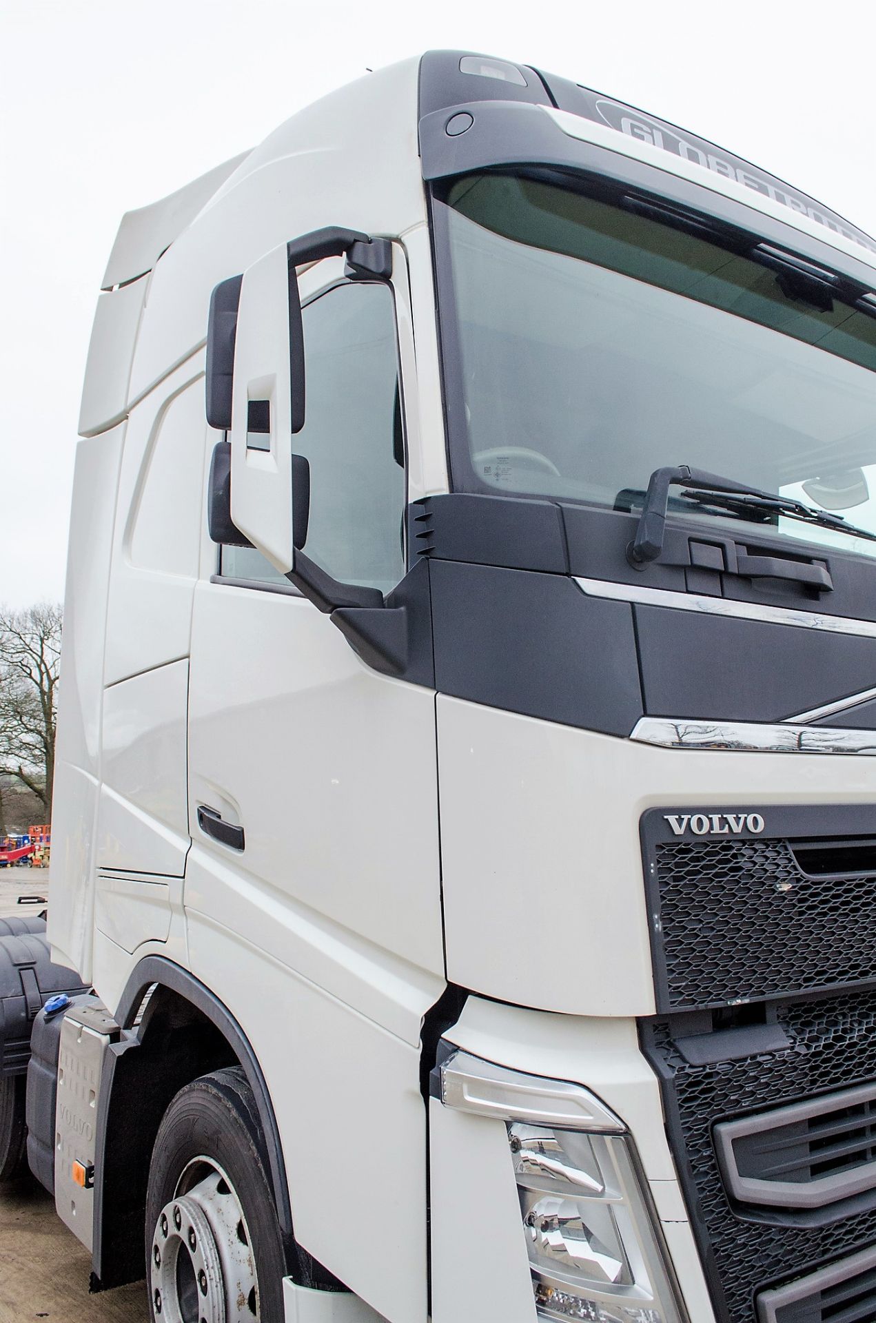 Volvo FH13 460 BHP 6 wheel tractor unit Registration Number: DX14 TXS Date of Registration: 01/03/ - Image 11 of 28