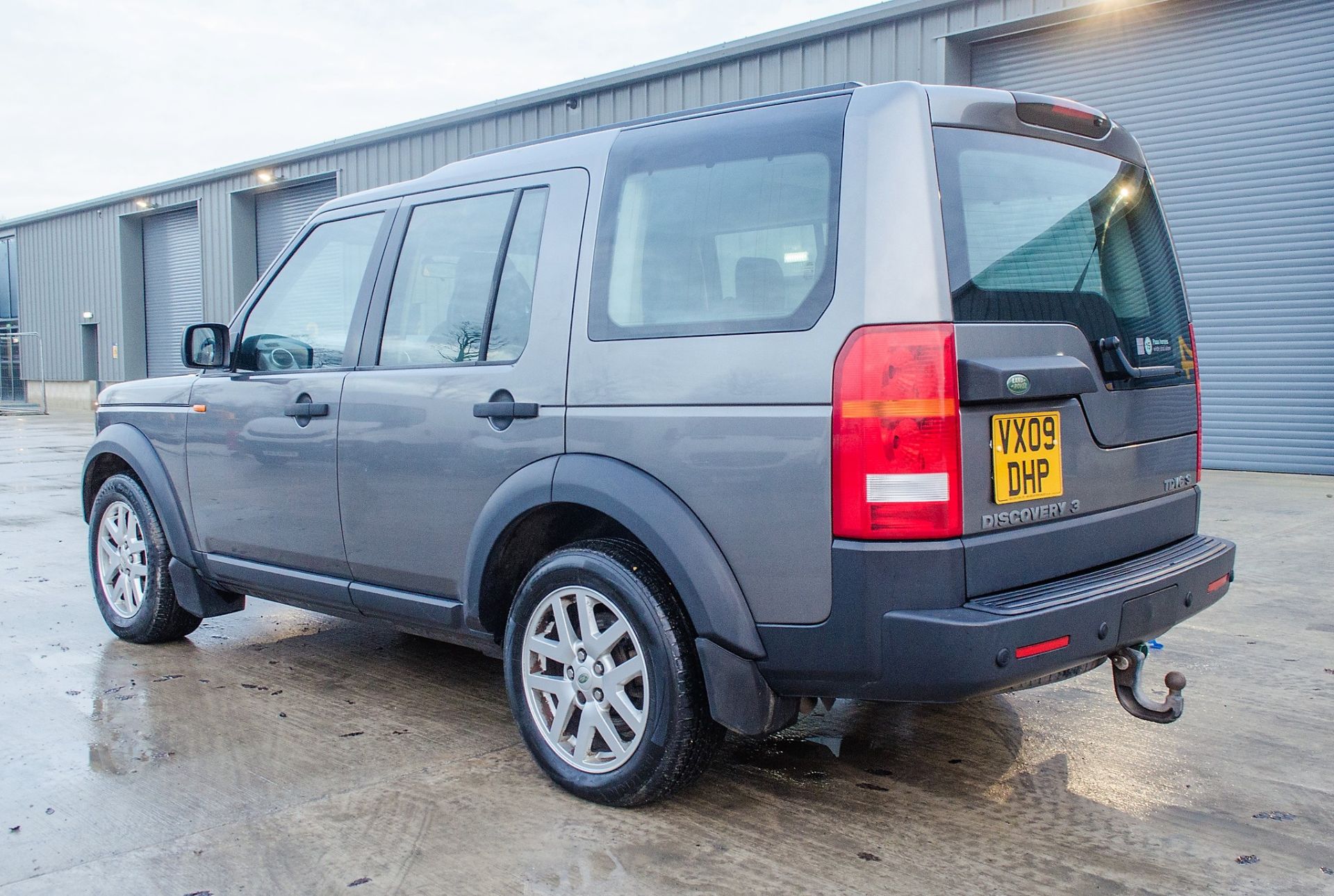 Land Rover Discovery 3 TDV6 manual 7 seat 5 door estate car Registration Number: VX09 DHP Date of - Image 4 of 39