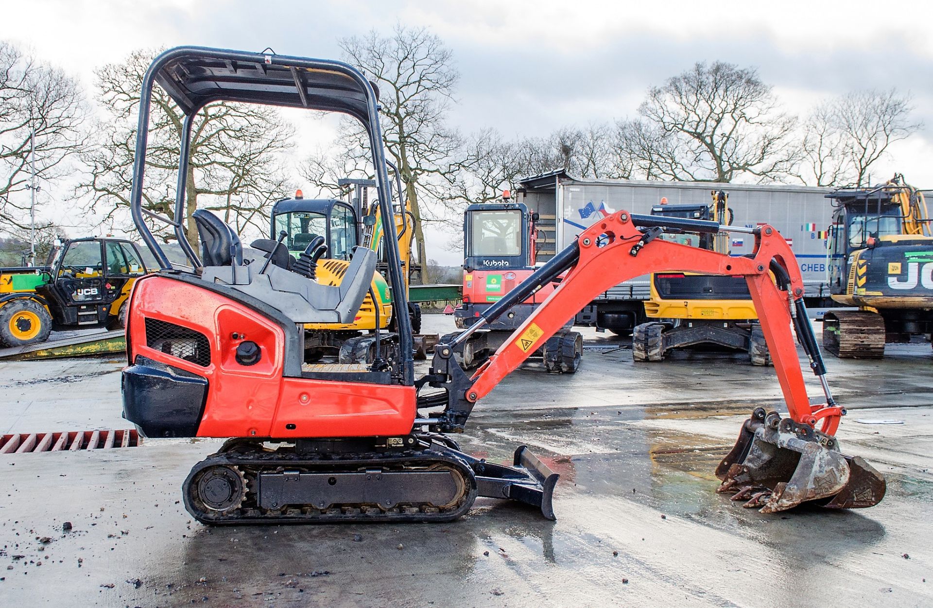 Kubota KX015-4 1.5 tonne rubber tracked mini excavator Year: 2015 S/N: 58352 Recorded Hours: 2663 - Image 8 of 19