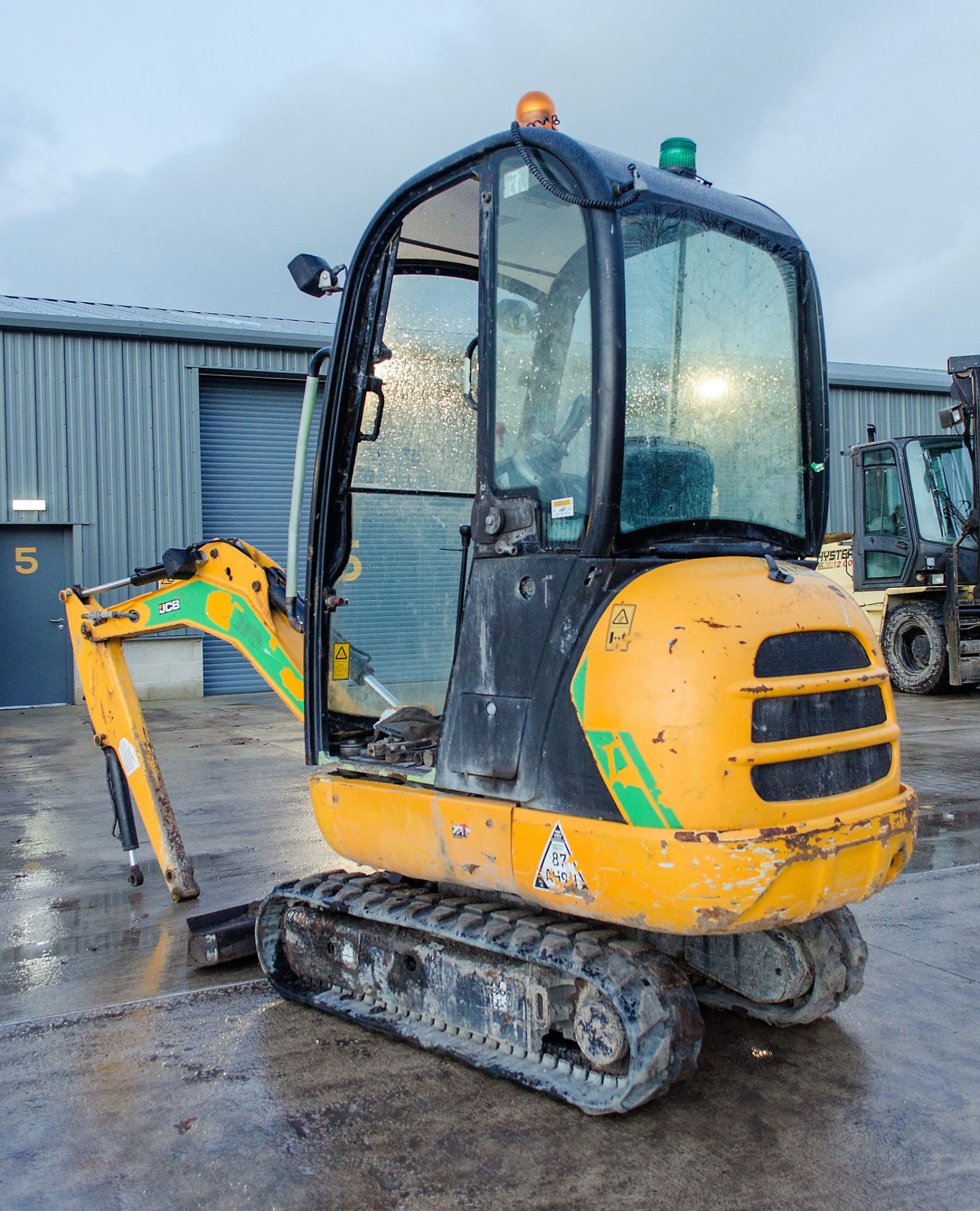 JCB 8016 1.6 tonne rubber tracked mini excavator Year: 2013 S/N: 071424 Recorded Hours: 2052 pipe - Image 4 of 20