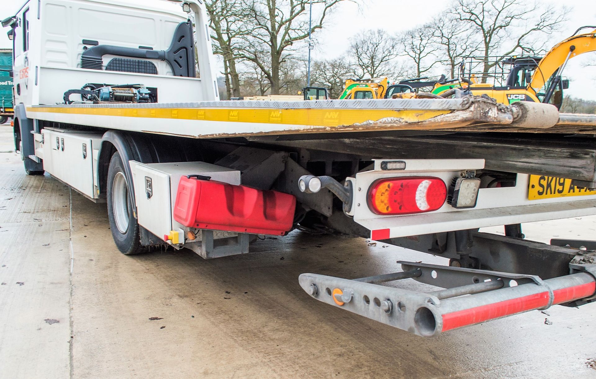 MAN TGL 12-250 12 tonne double cab recovery lorry Registration Number: SK19 AYX Date of - Image 12 of 23