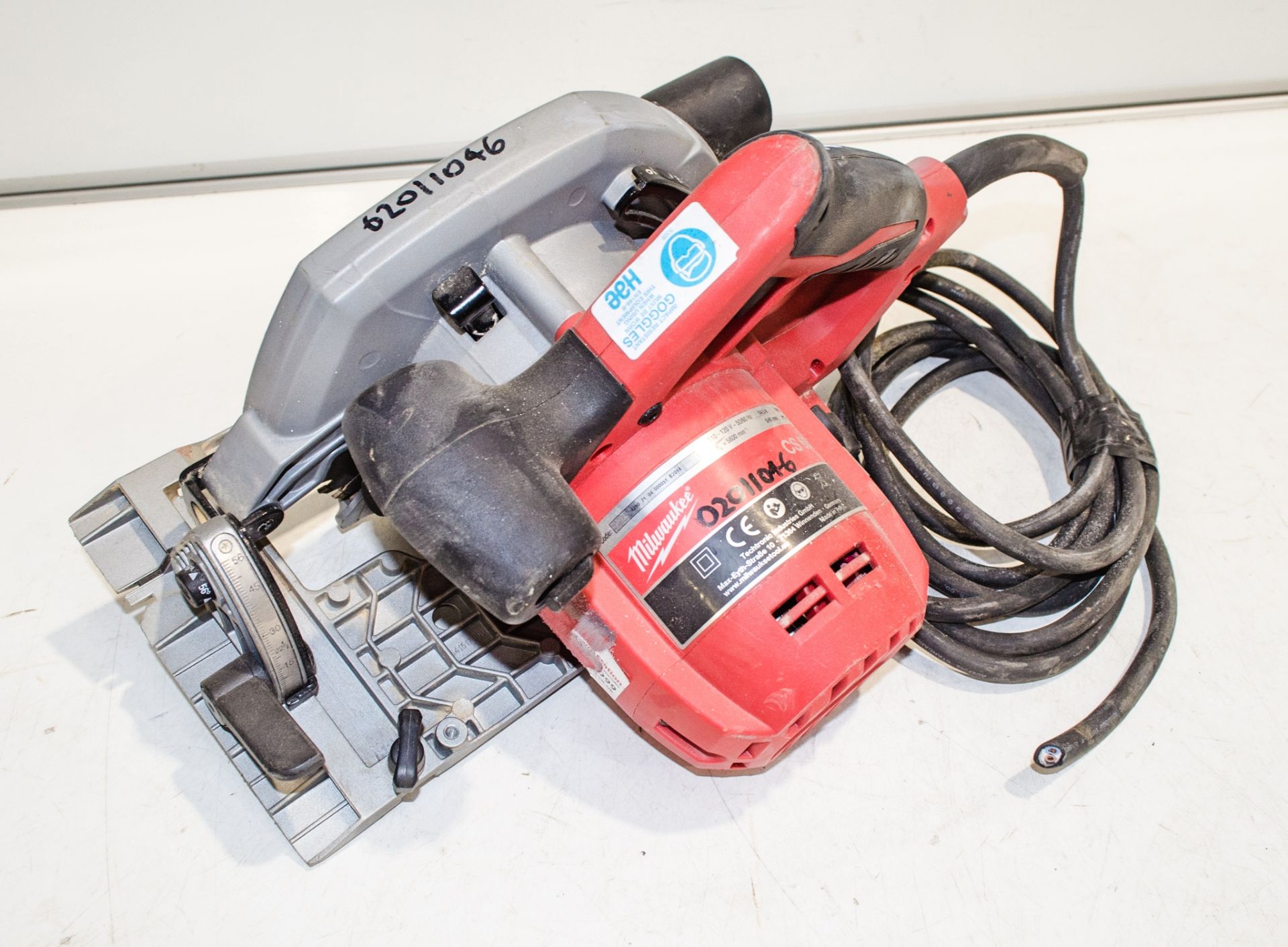 Milwaukee CS60 110v circular saw ** Cord cut ** 02011046 - Image 2 of 2