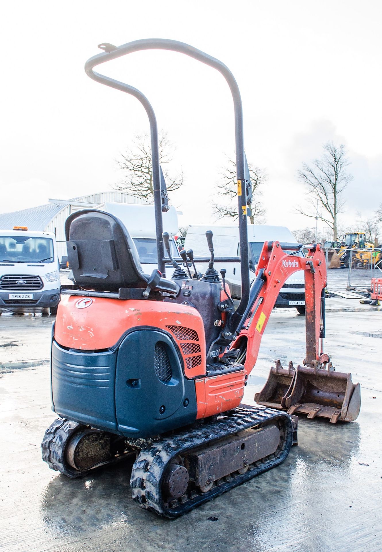 Kubota K008-3 0.8 tonne rubber tracked micro excavator Year: 2013 S/N: 24430 Recorded Hours: 1610 - Image 3 of 20