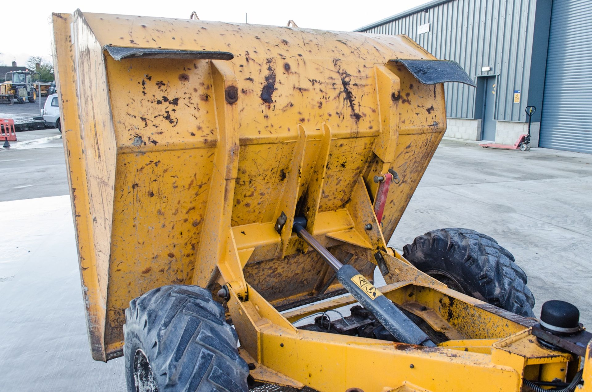 Terex PT3000 3 tonne straight skip dumper Year: 2005 S/N: E501AR010 Recorded hours: 2976 S5480 - Image 10 of 21