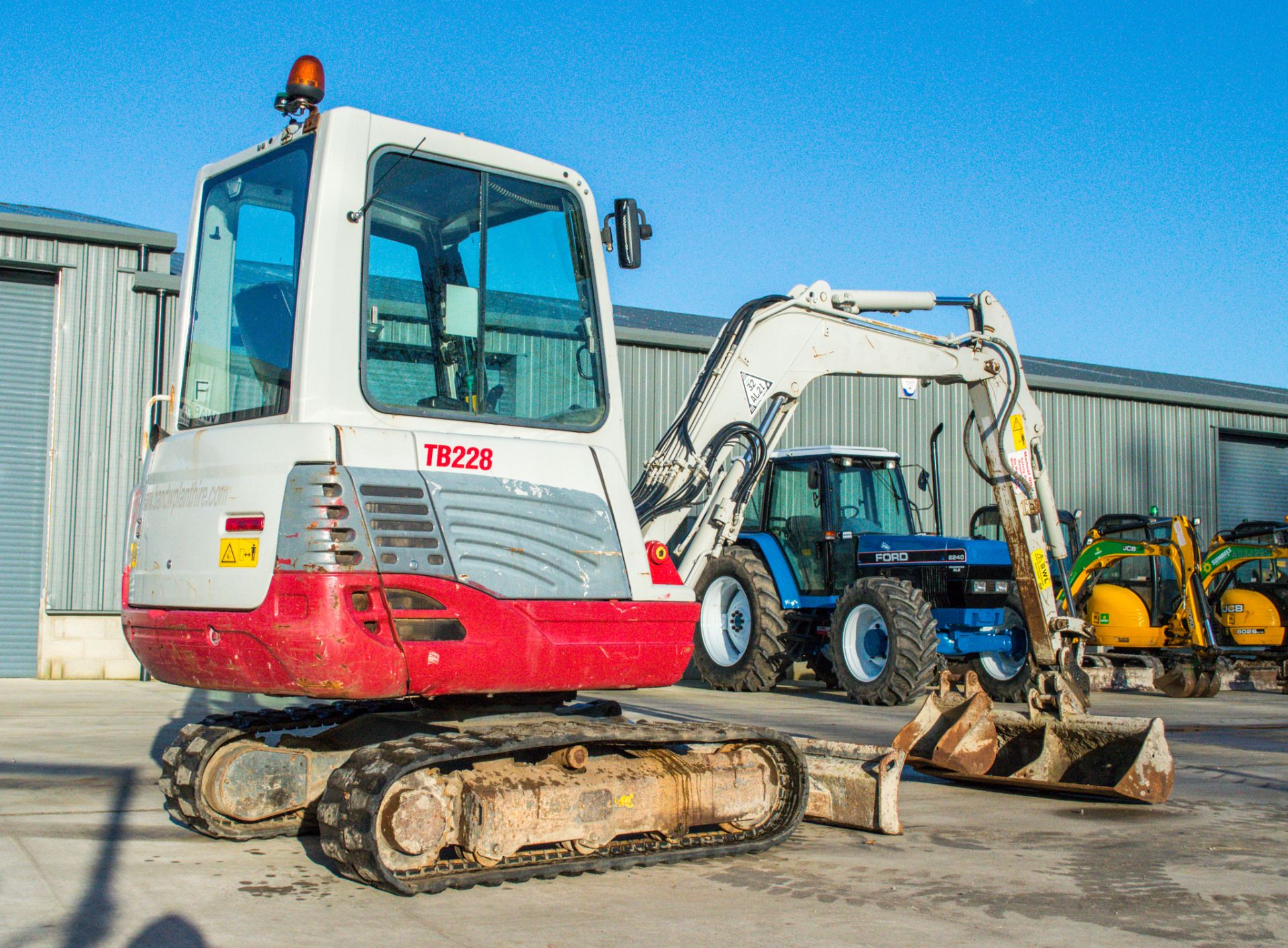 Takeuchi TB228 2.8 tonne rubber tracked excavator Year: 2015 S/N: 804197 Recorded Hours: 3064 piped, - Image 3 of 17