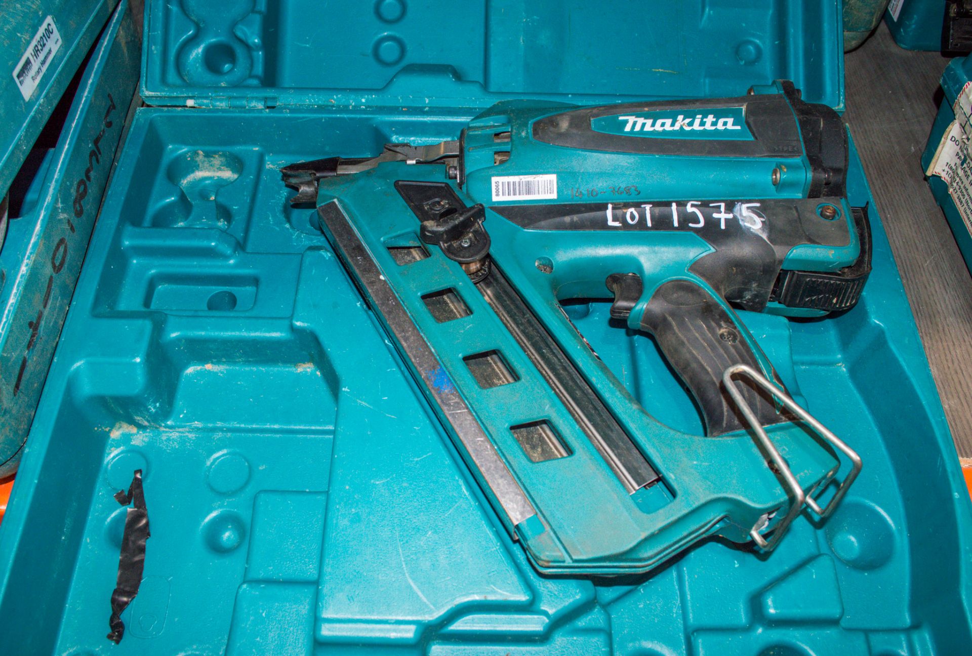 Makita GN900 7.2v cordless nail gun c/w battery and carry case1410-7683