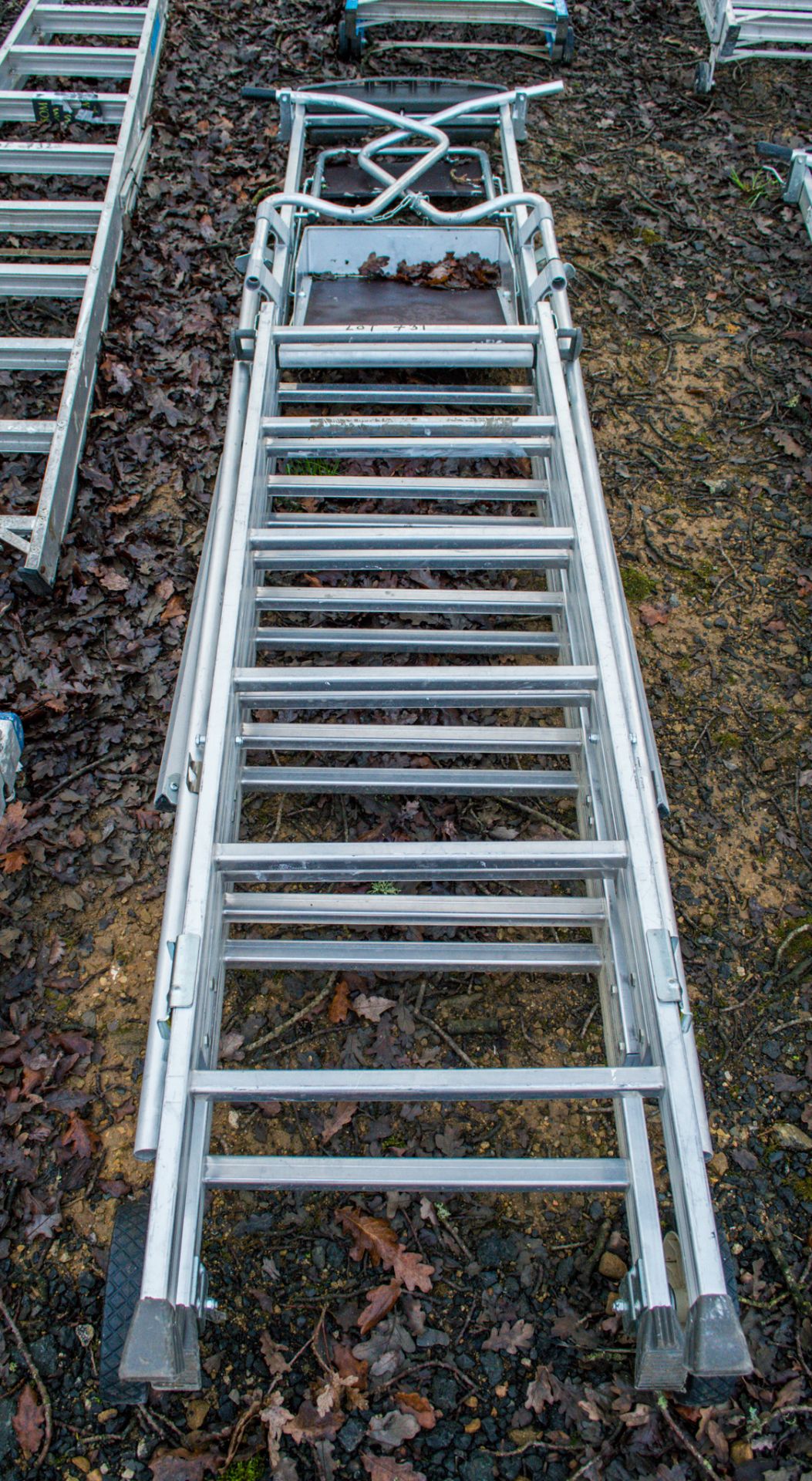 Centaure 6 tread aluminium ladder/podium