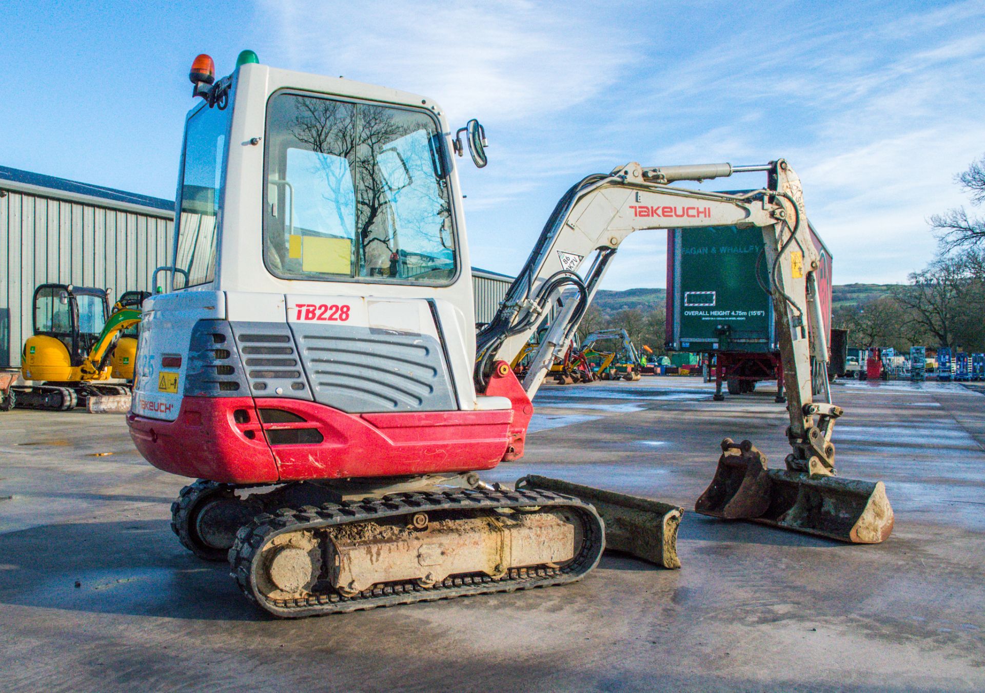 Takeuchi TB228 2.8 tonne rubber tracked excavator Year: 2015 S/N: 804180 Recorded Hours: 3337 piped, - Image 3 of 18