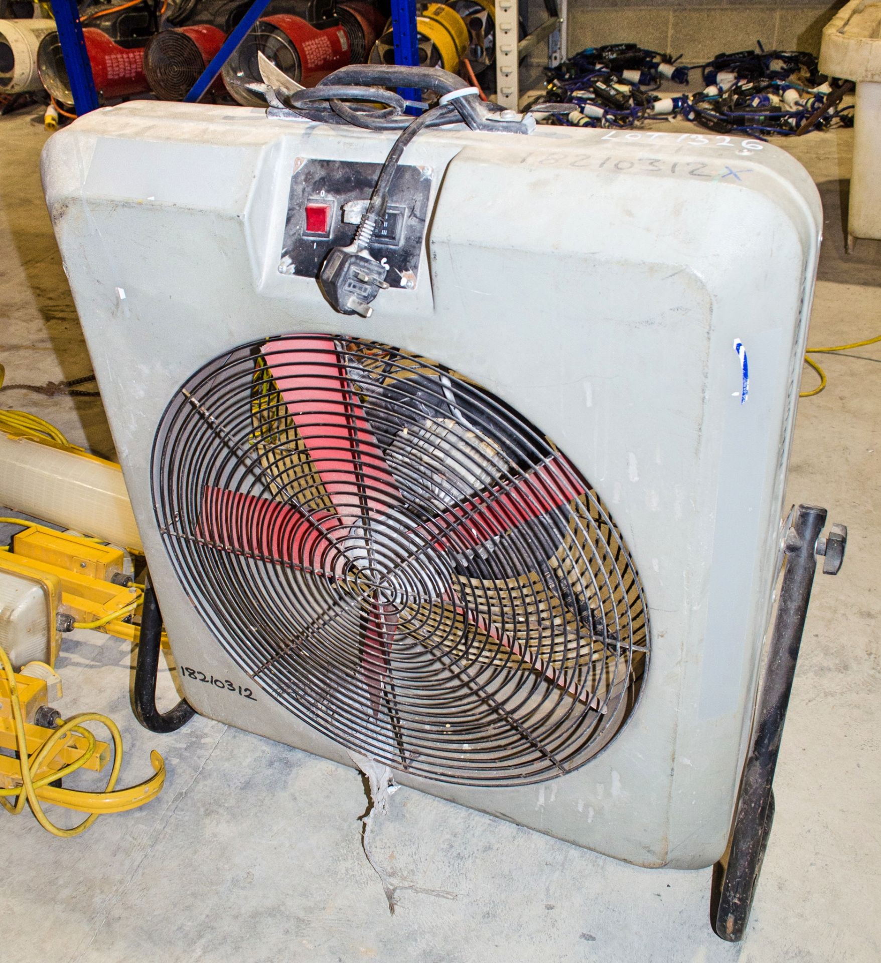 240v air circulation fan 18210312