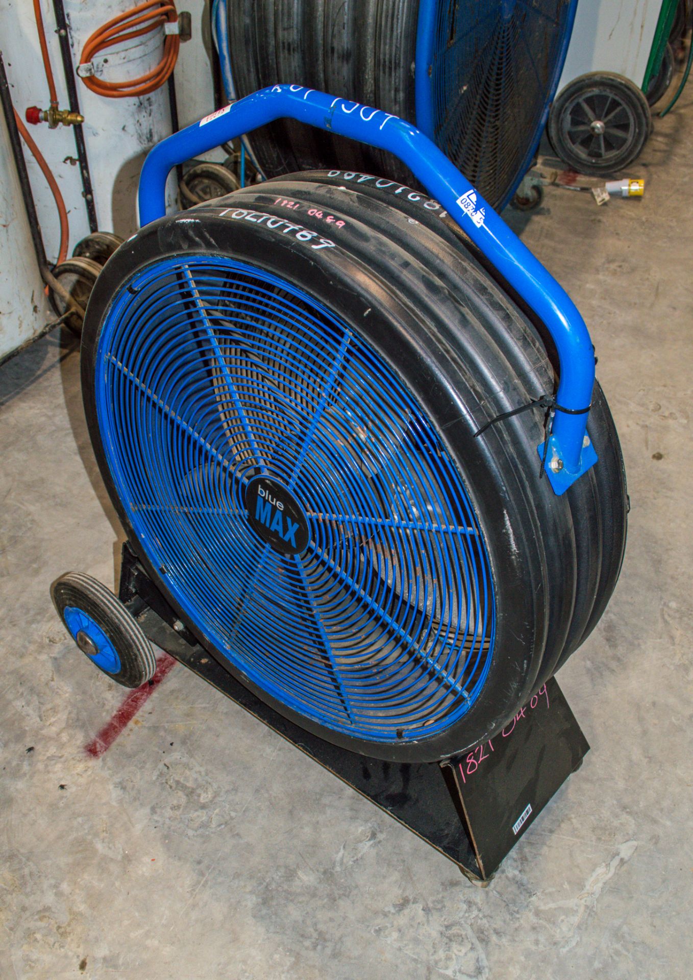 Blue Max 650 240v air circulation fan 18210489
