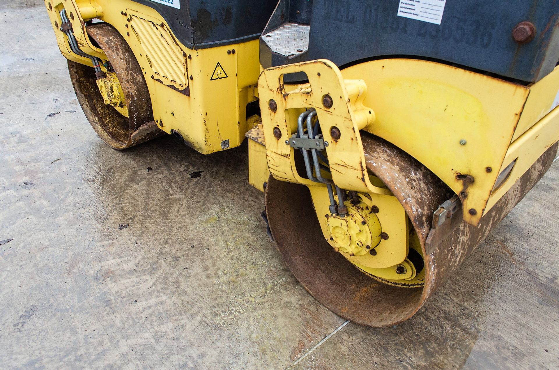 Bomag BW120 AD-4 double drum ride on roller Year: 2007 S/N: 0025150 Recorded Hours: 1692 16342 - Image 9 of 18