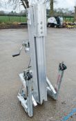 Sumner 2412 manual hoist c/w forks LI67Z099